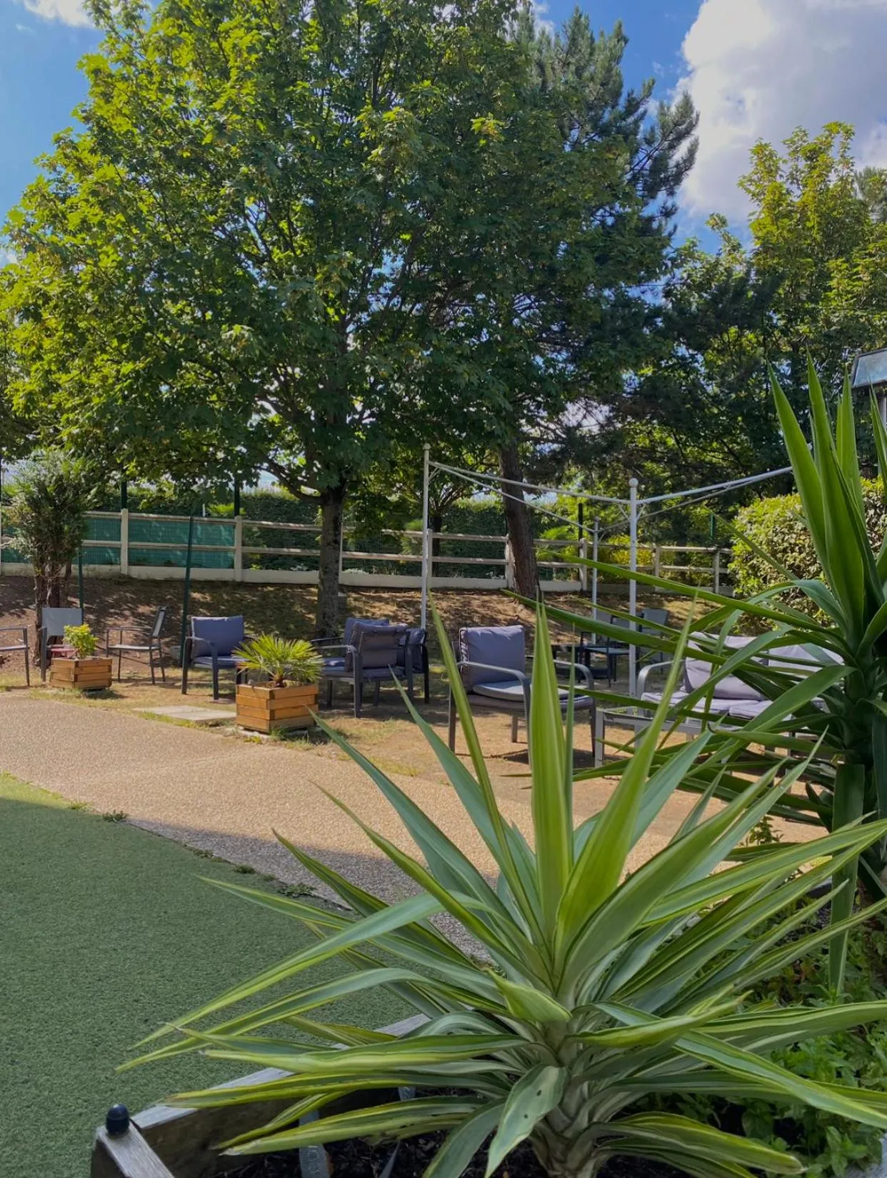 Patio in Kyriad Le Blanc-Mesnil