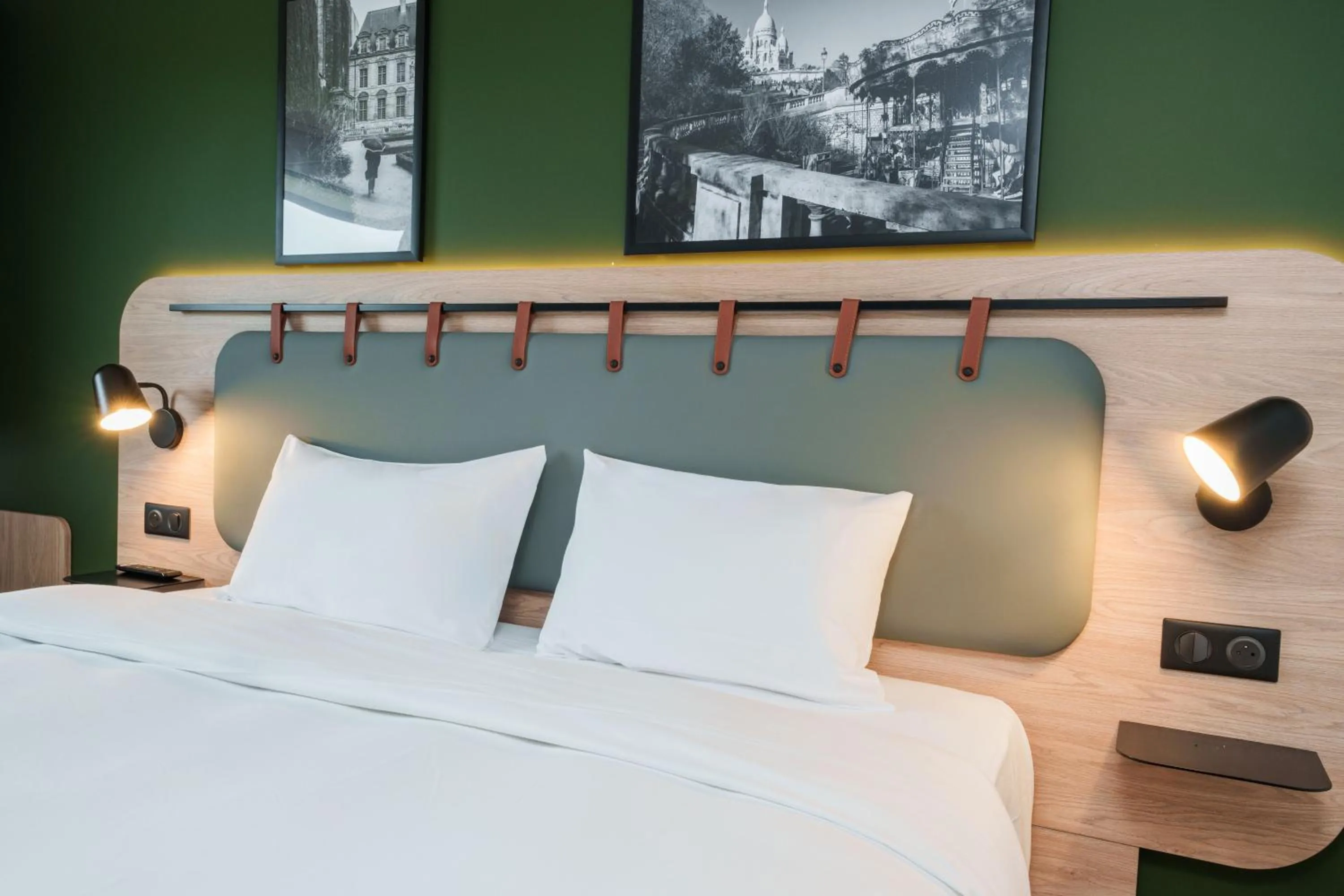 Bed in Campanile NATURE - Paris Ouest Gennevilliers Port