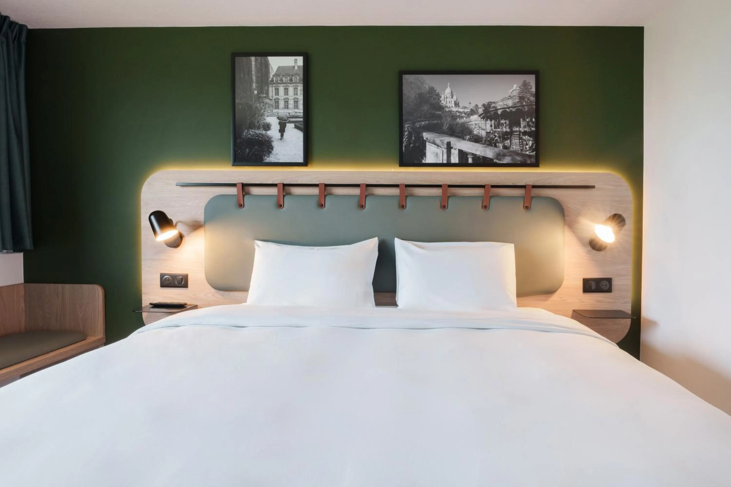 Bed in Campanile NATURE - Paris Ouest Gennevilliers Port