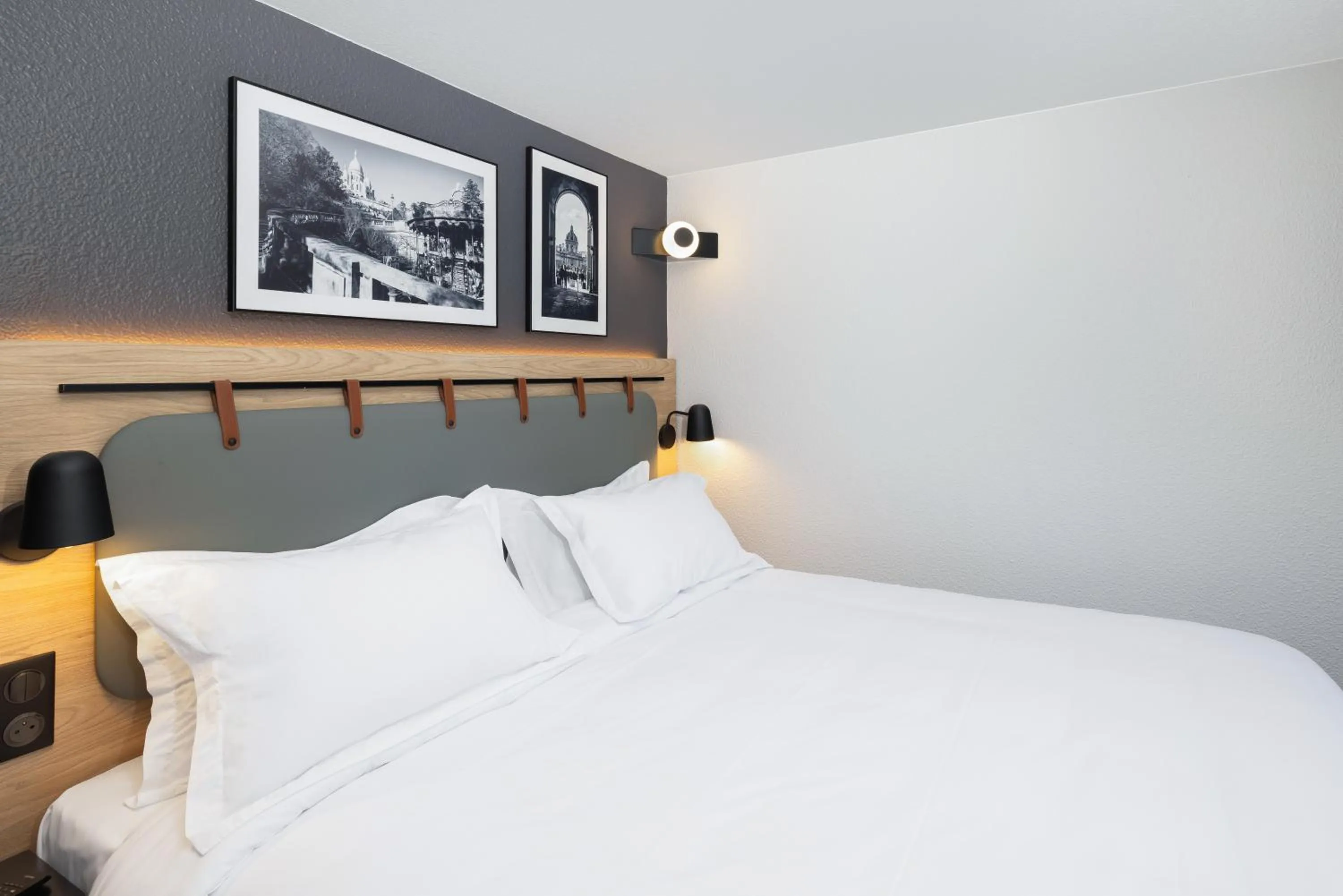 Bed in Campanile NATURE - Paris Ouest Gennevilliers Port