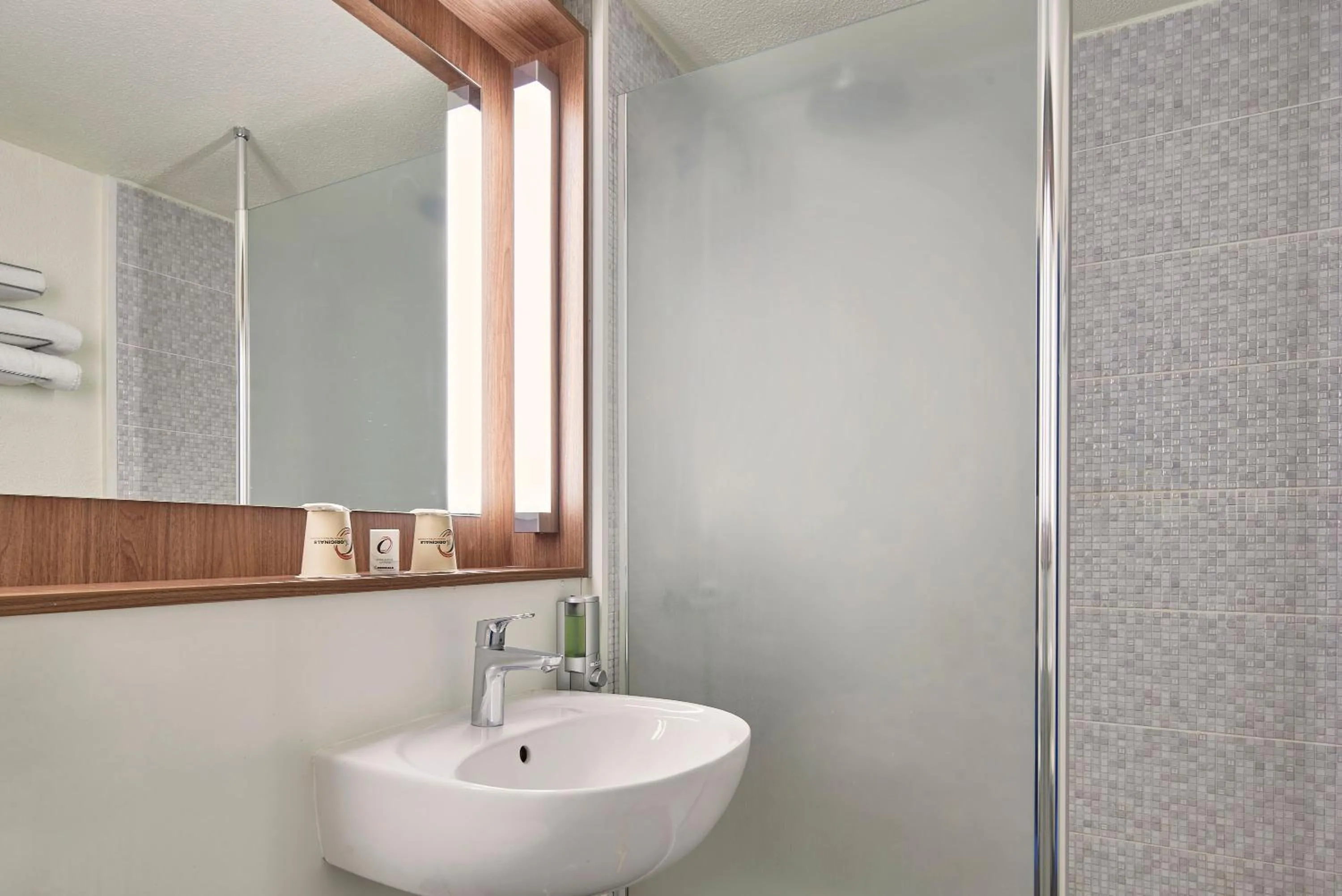 Shower, Bathroom in Campanile La VerriÃ¨re