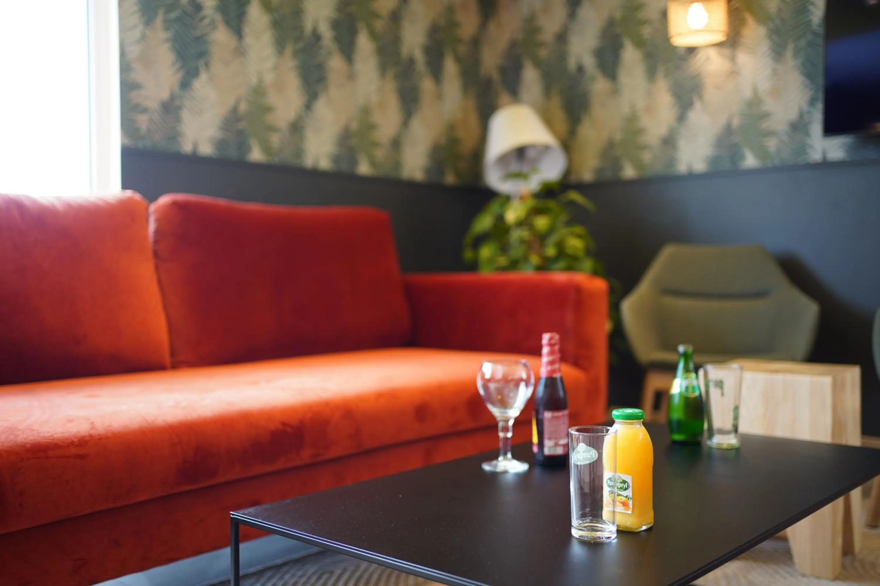 Living room in Campanile Troyes Sud - Buchères