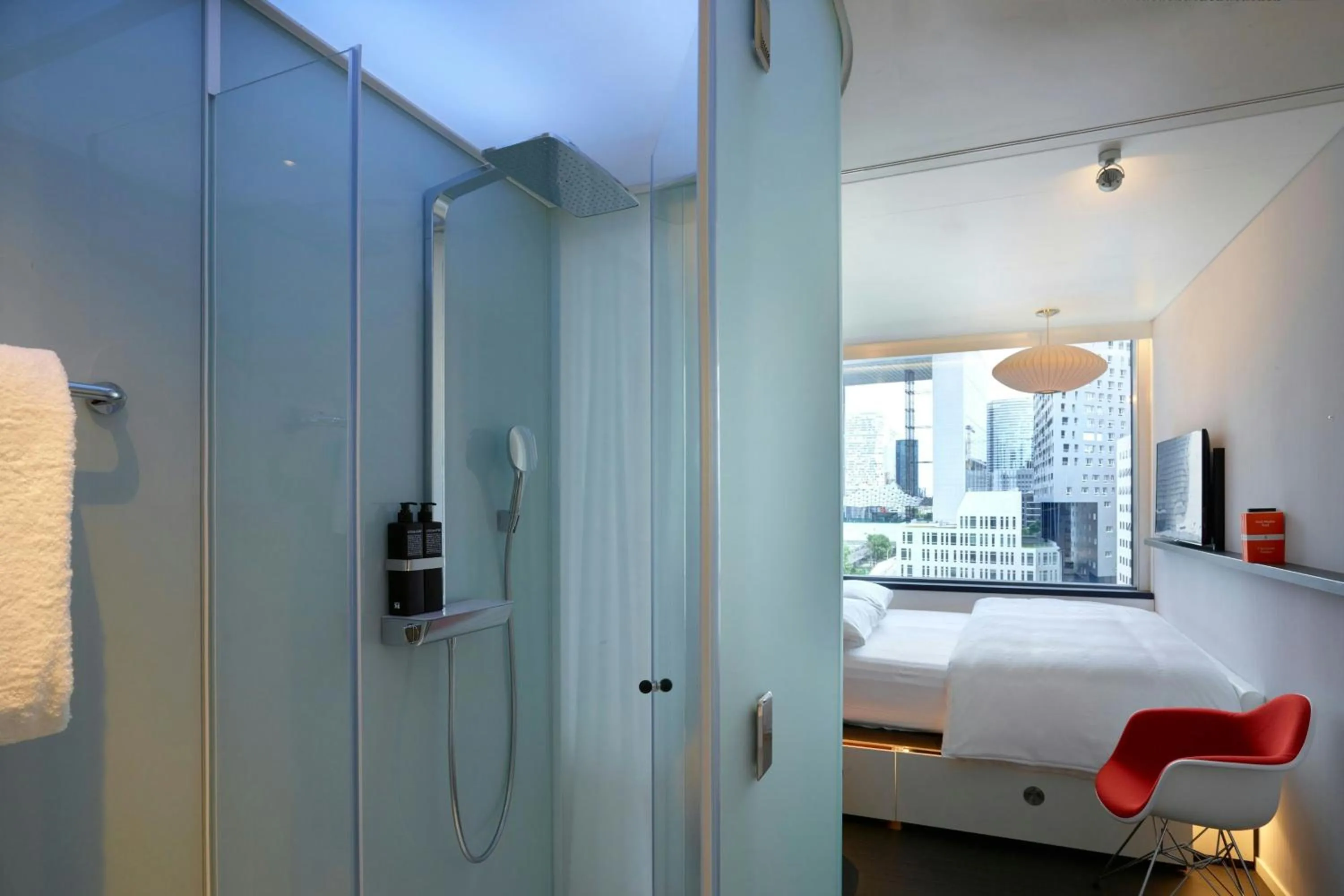 Bedroom, Bed in citizenM Paris La Défense