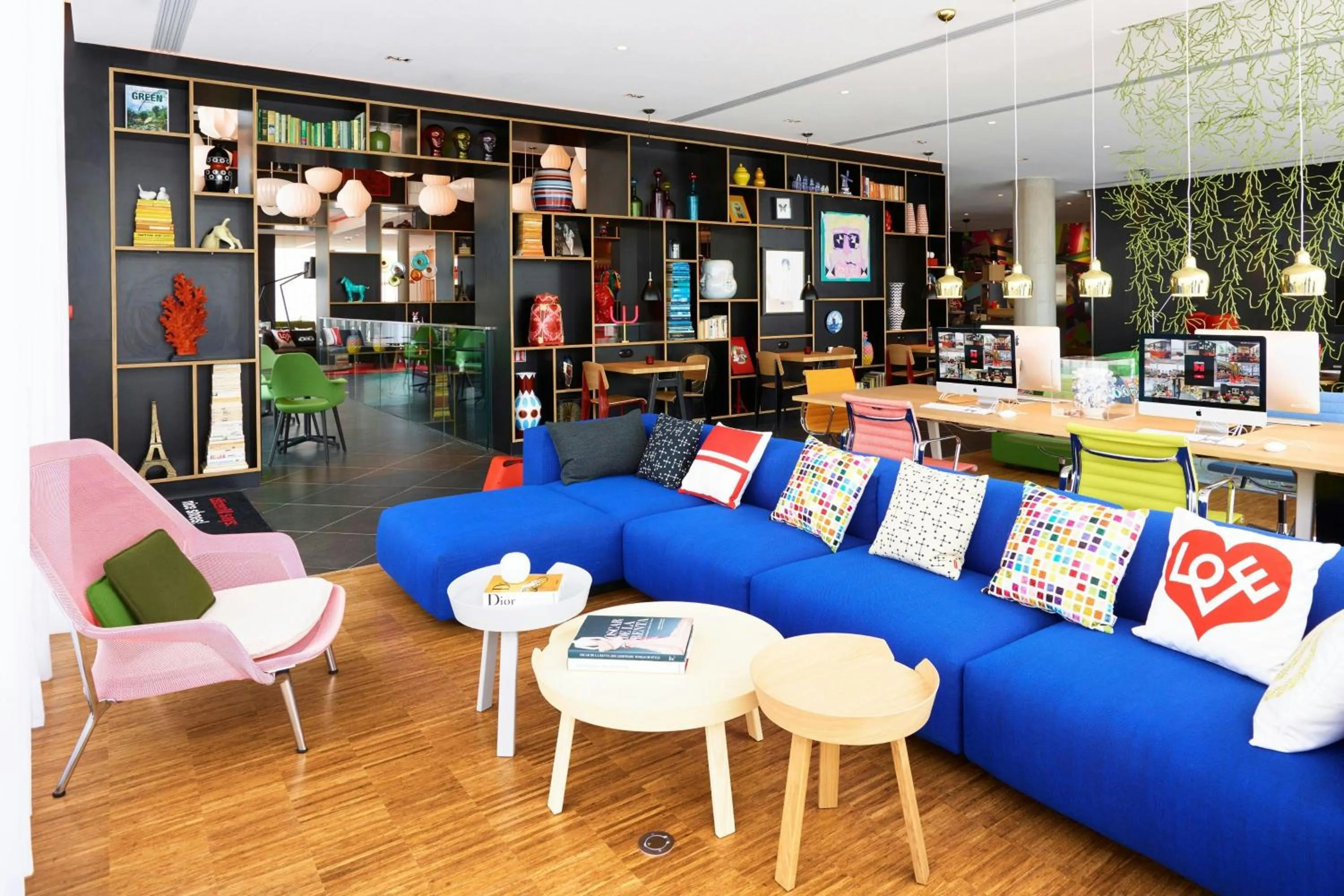 Lobby or reception in citizenM Paris La Défense
