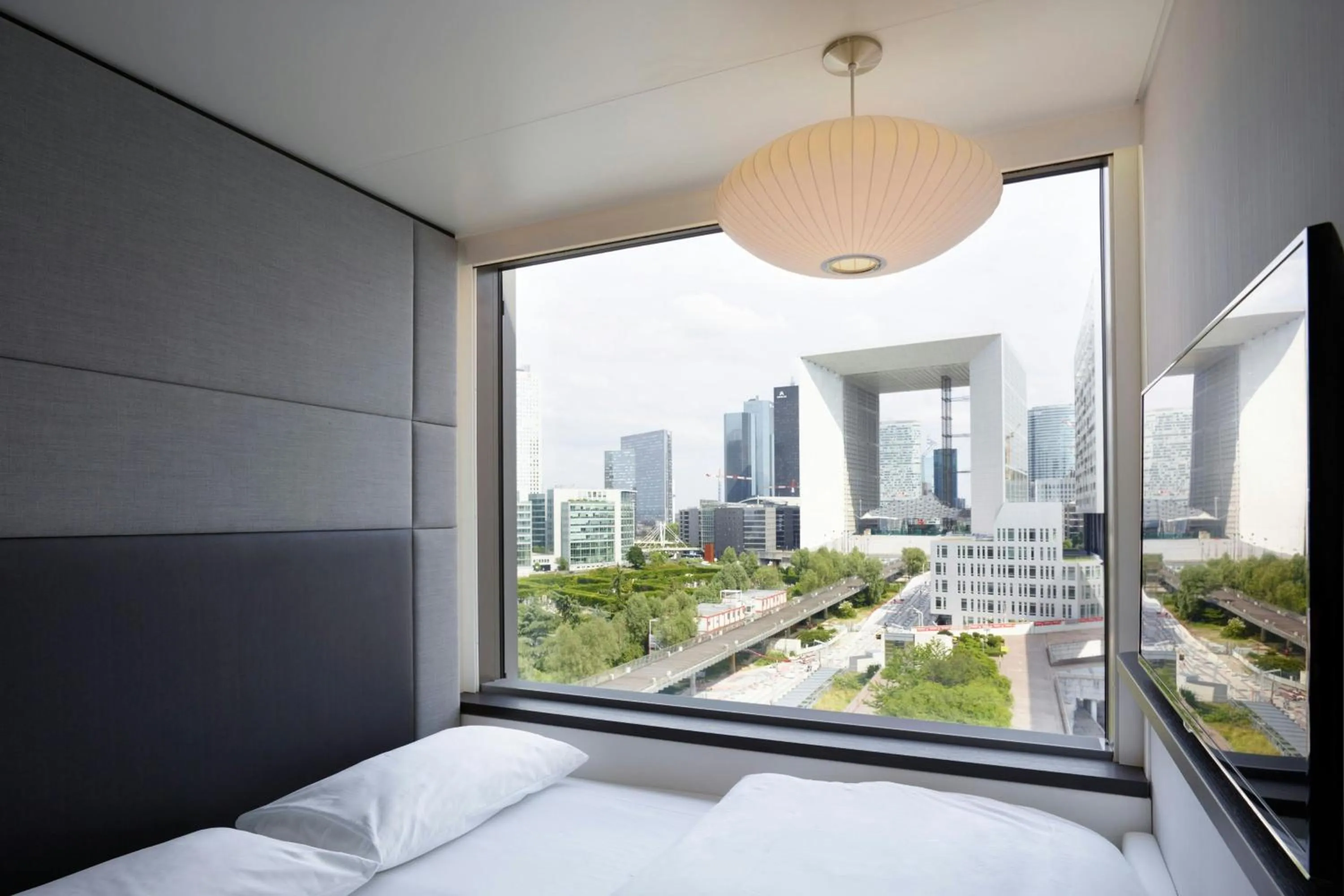 Bedroom, Bed in citizenM Paris La Défense
