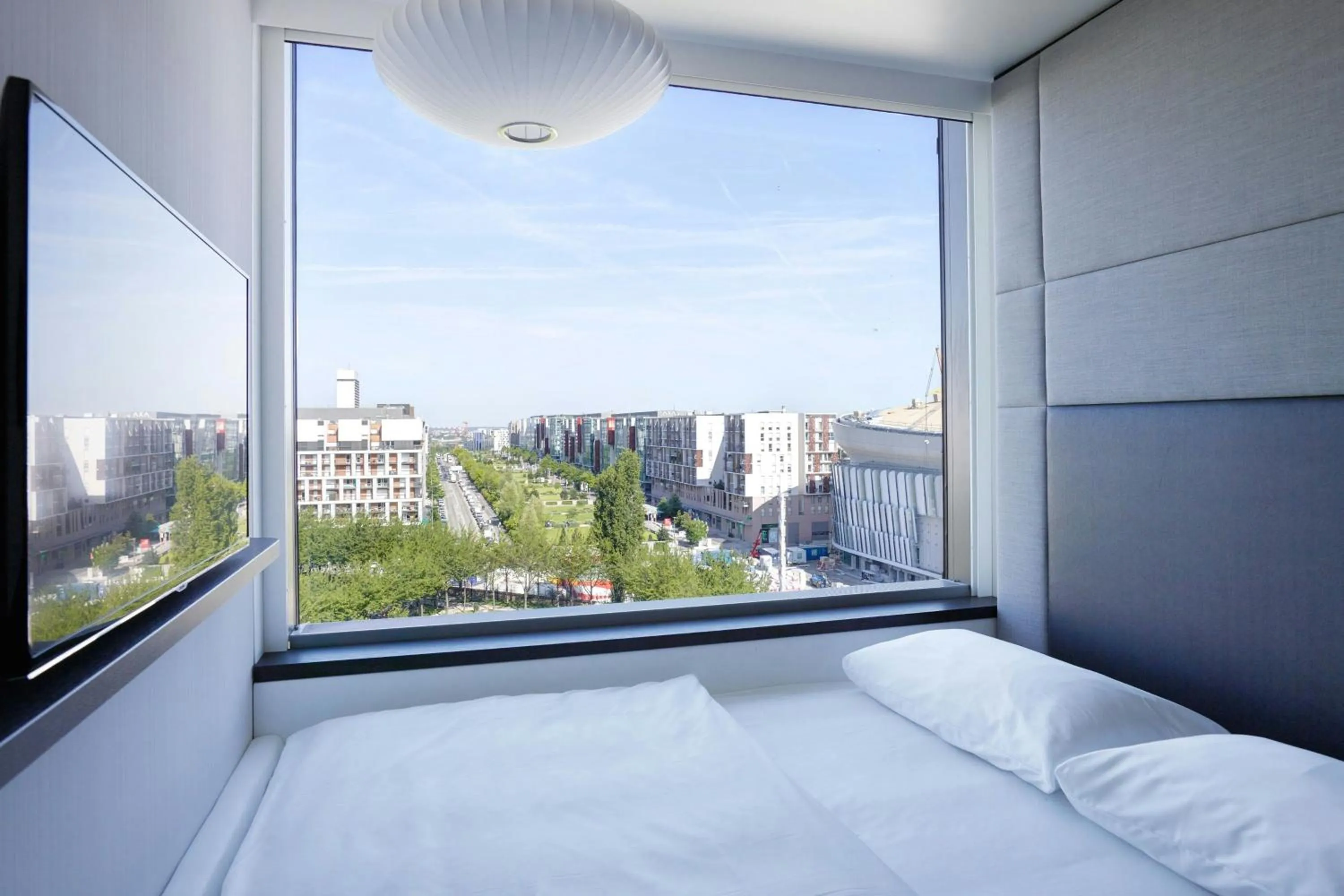 Bedroom, Bed in citizenM Paris La Défense