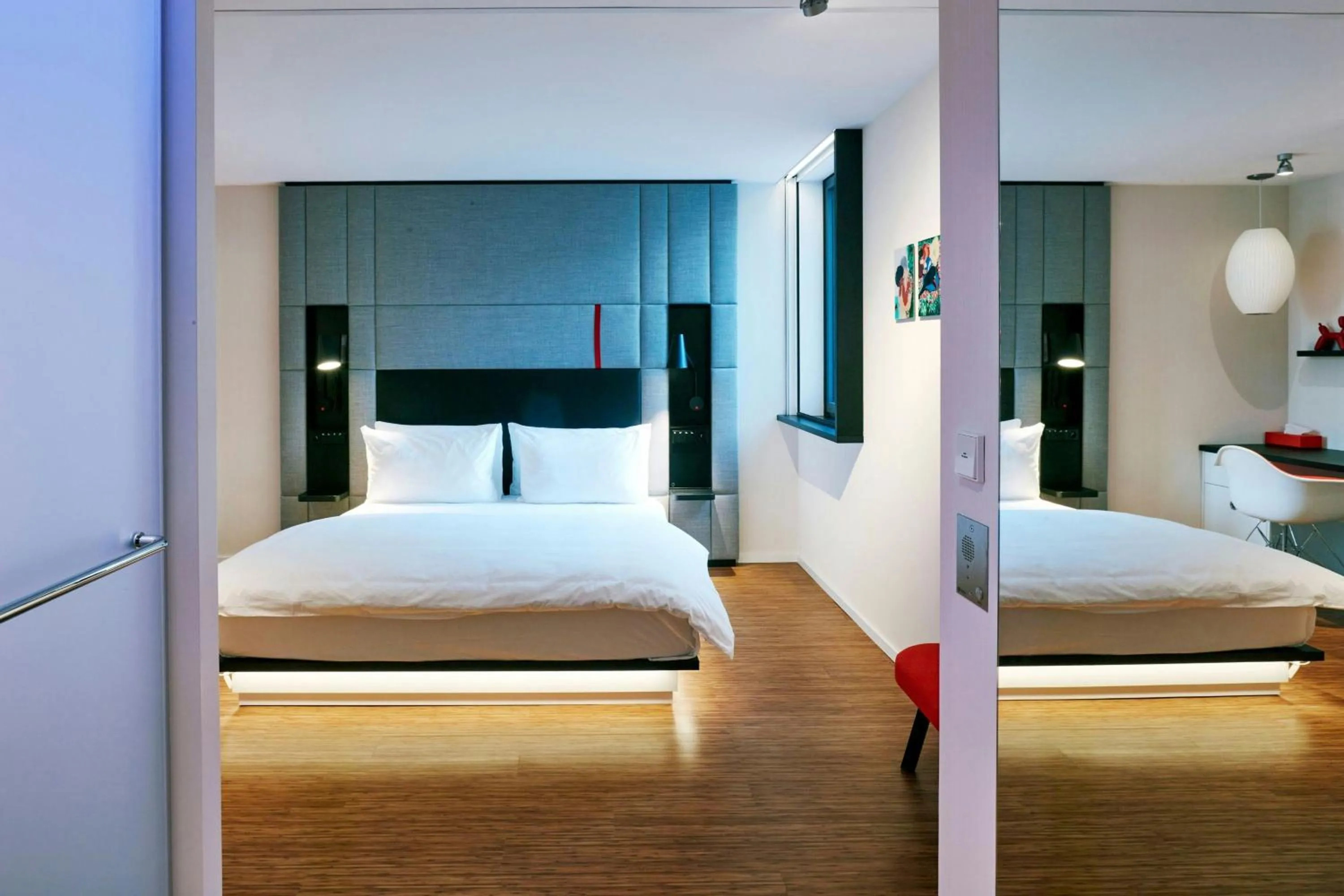 Bedroom, Bed in citizenM Paris La Défense