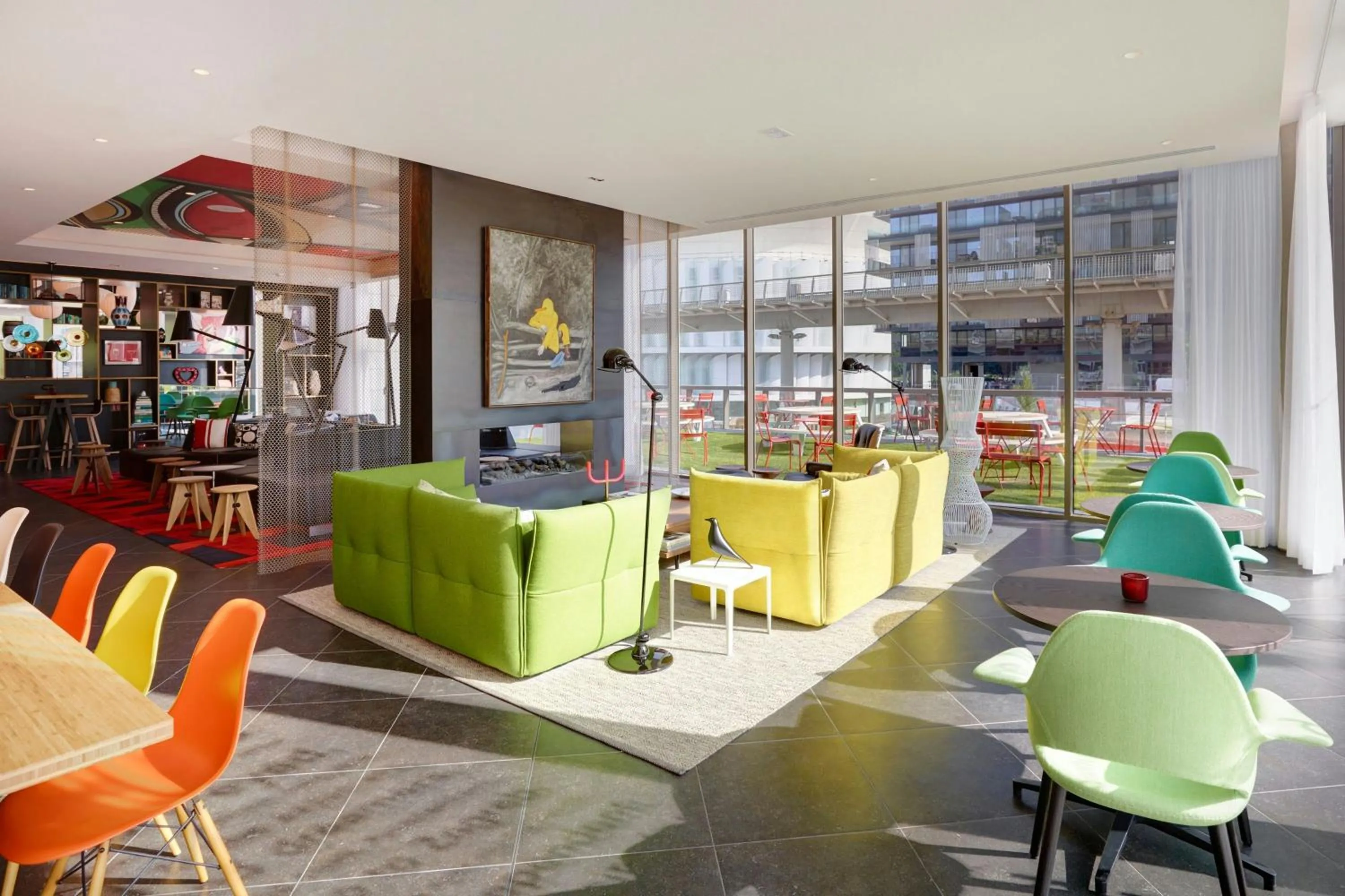 Lobby or reception in citizenM Paris La Défense