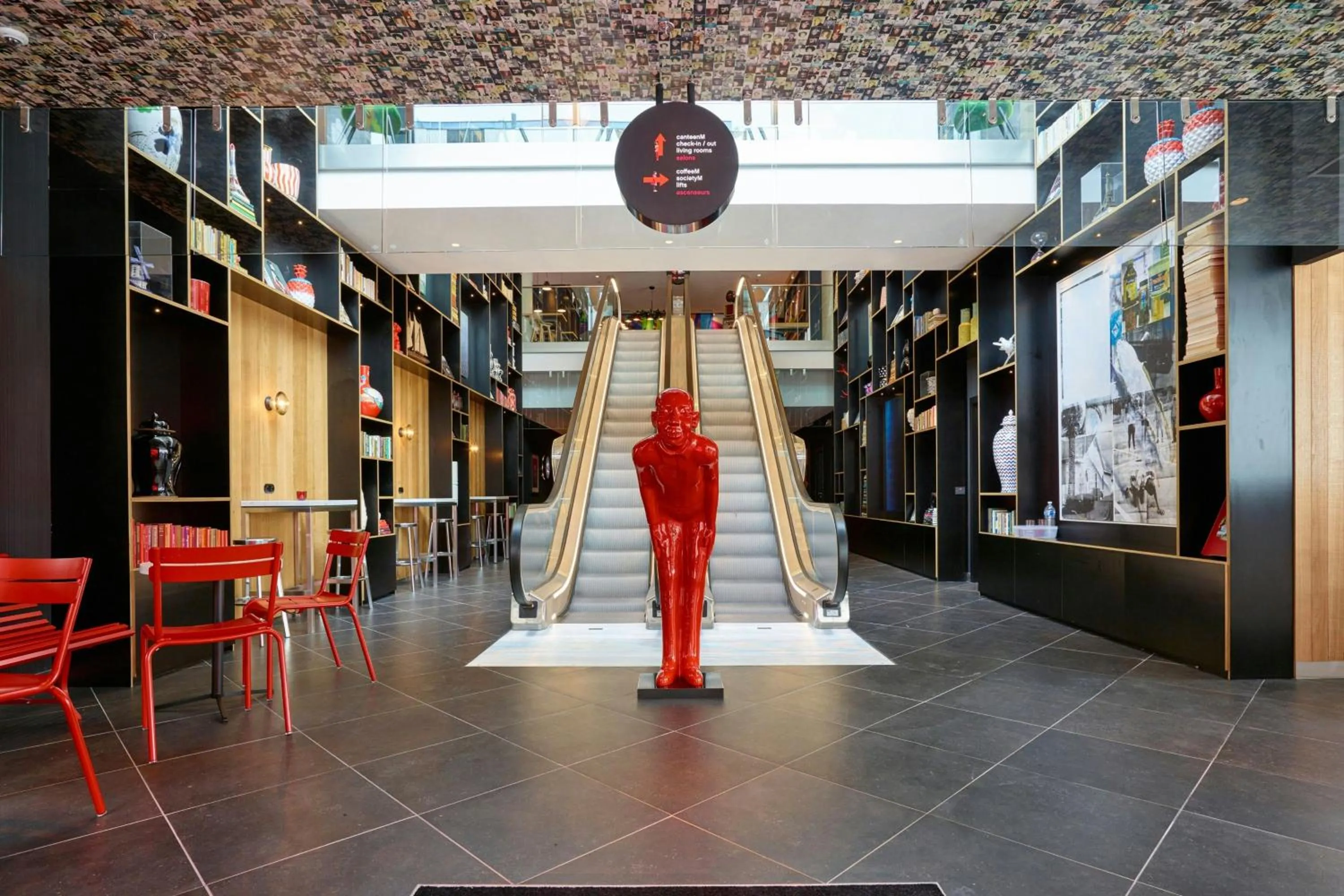 Lobby or reception in citizenM Paris La Défense