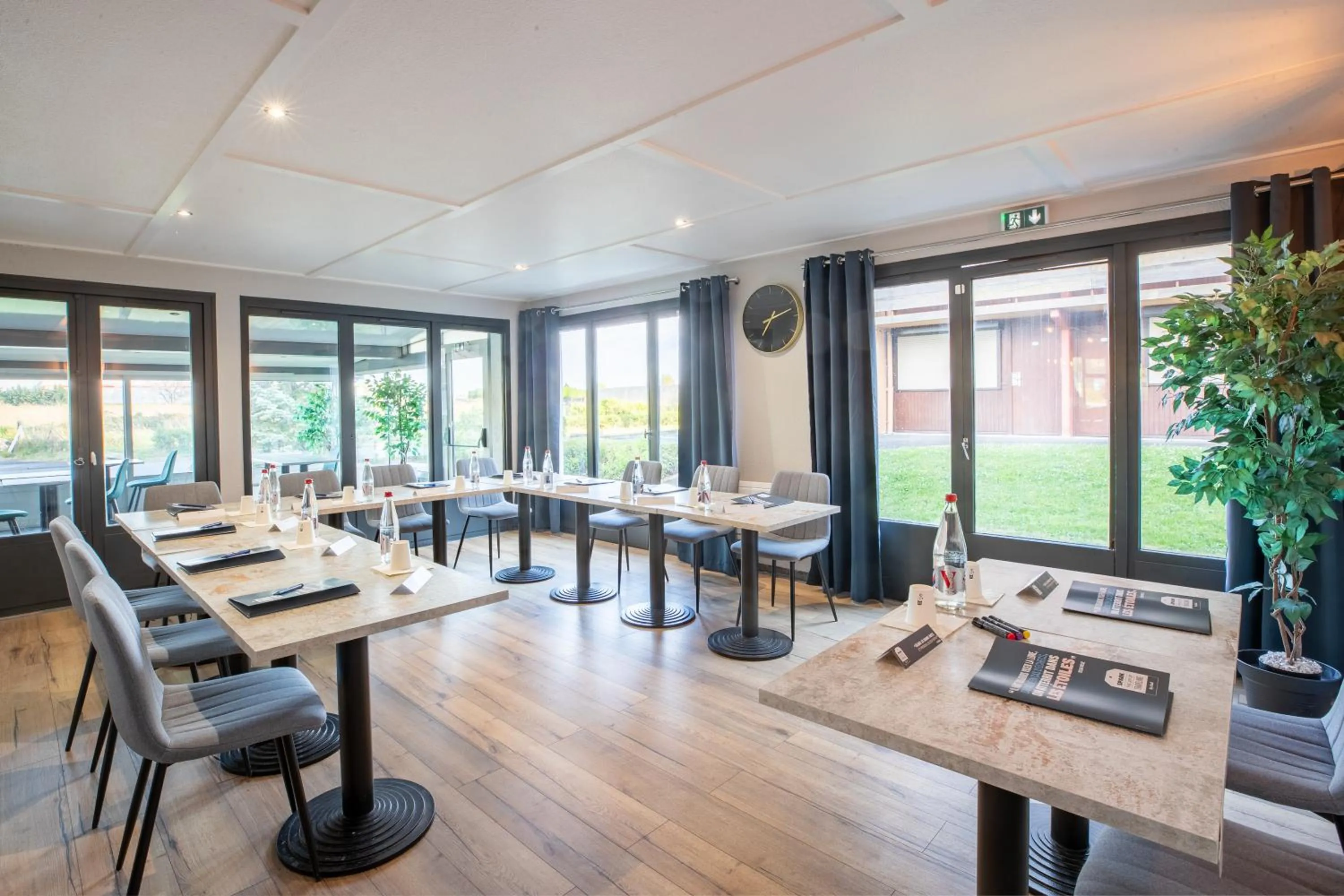 Meeting/conference room in Kyriad Valenciennes Sud - Rouvignies