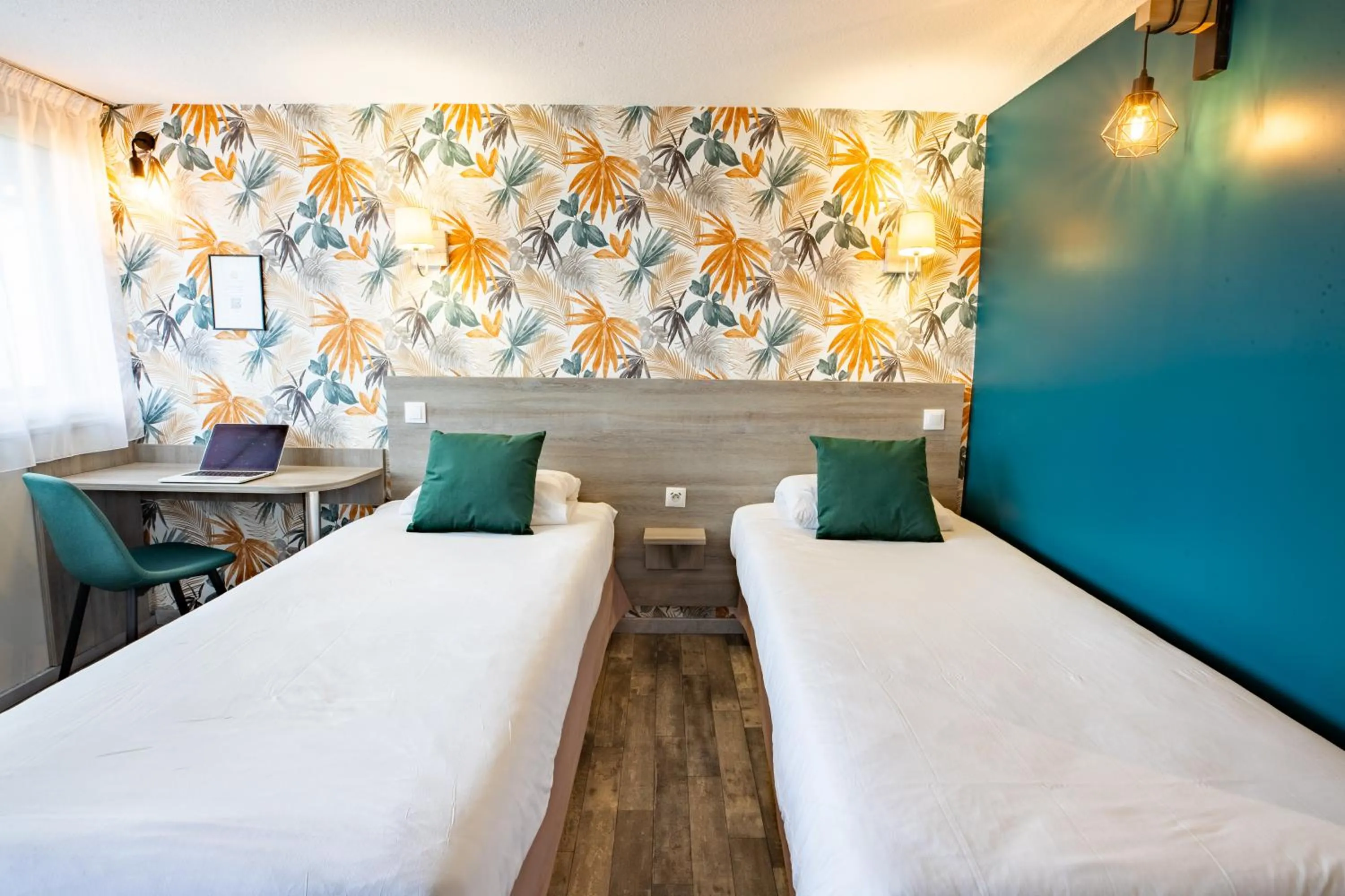 Bedroom, Bed in Kyriad Valenciennes Sud - Rouvignies