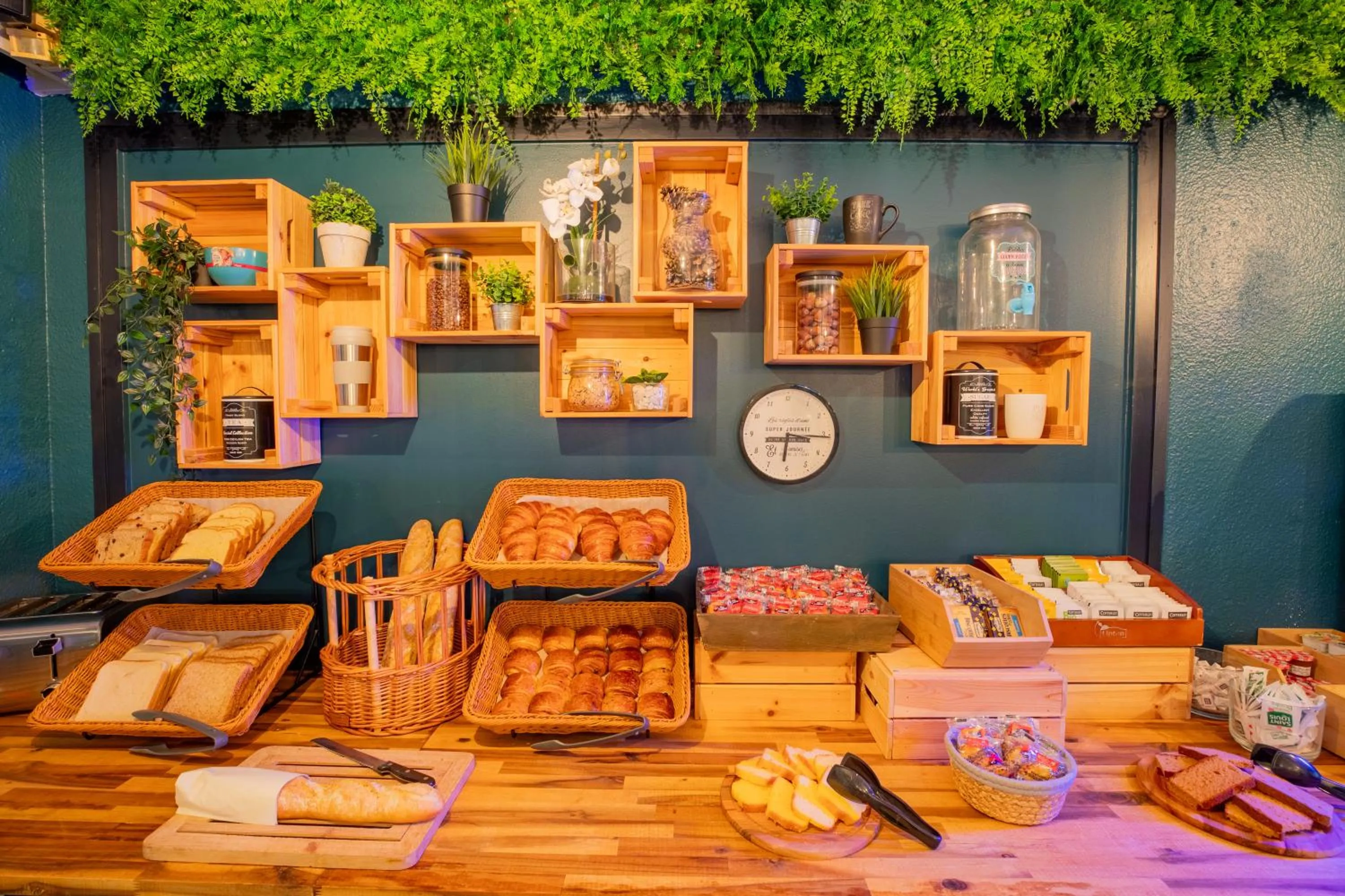 Buffet breakfast in Kyriad Valenciennes Sud - Rouvignies