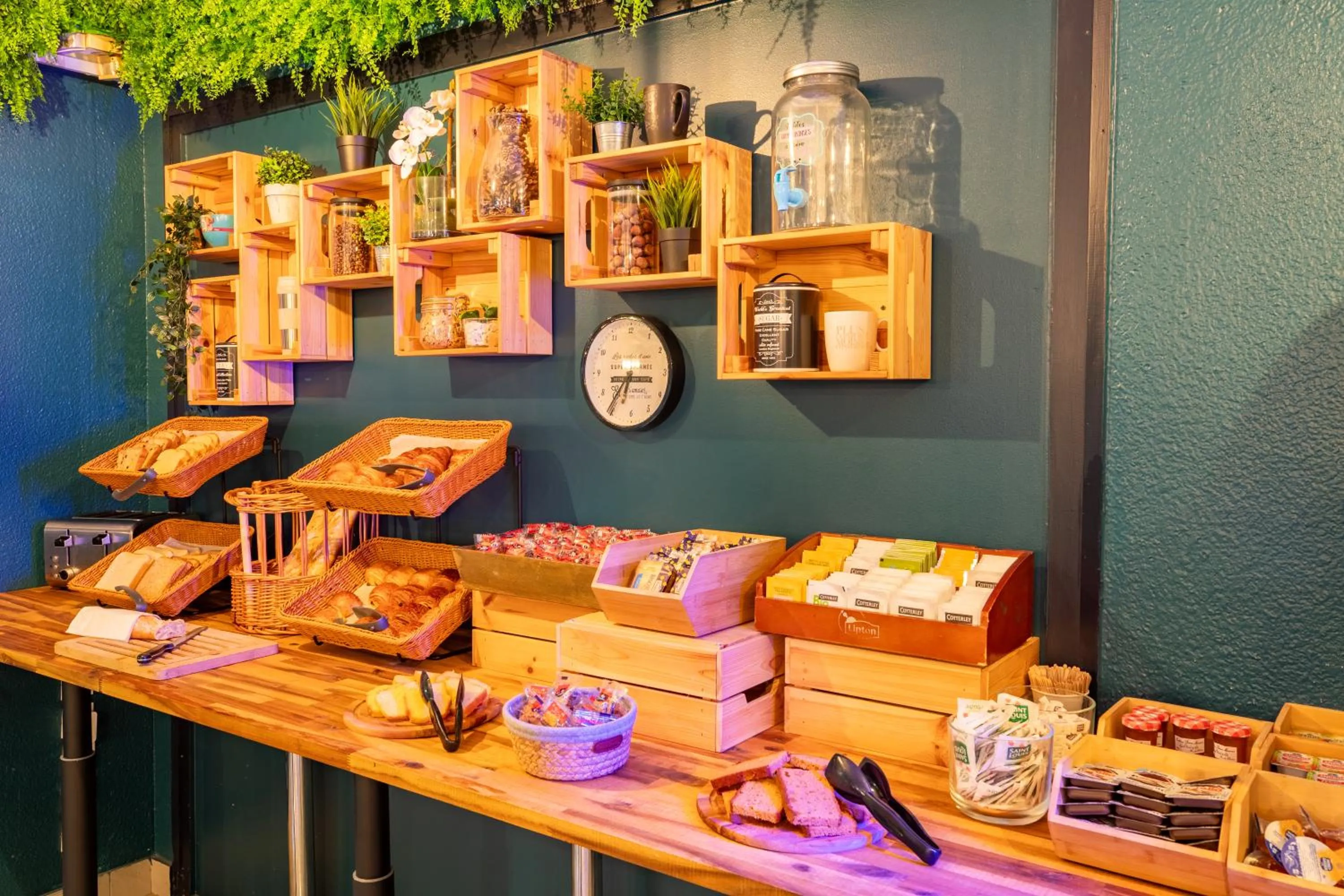 Buffet breakfast in Kyriad Valenciennes Sud - Rouvignies