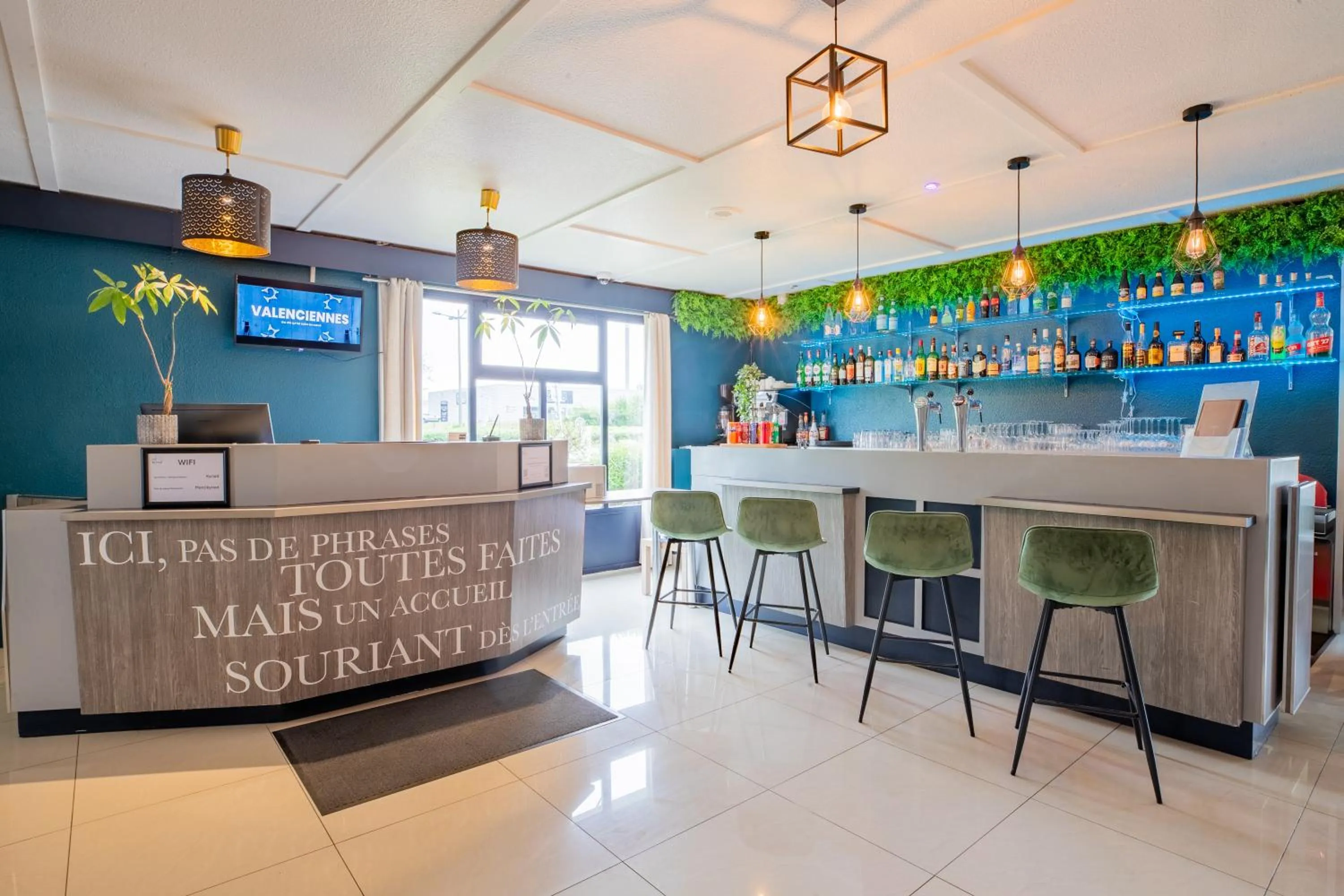 Lobby or reception in Kyriad Valenciennes Sud - Rouvignies