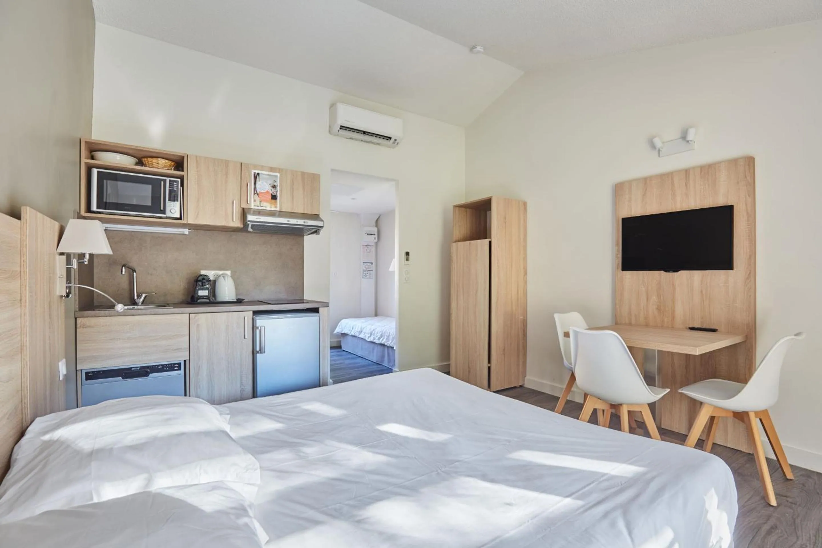 Bedroom, Bed in Résidence Odalys Le Village Camarguais Les Gardians