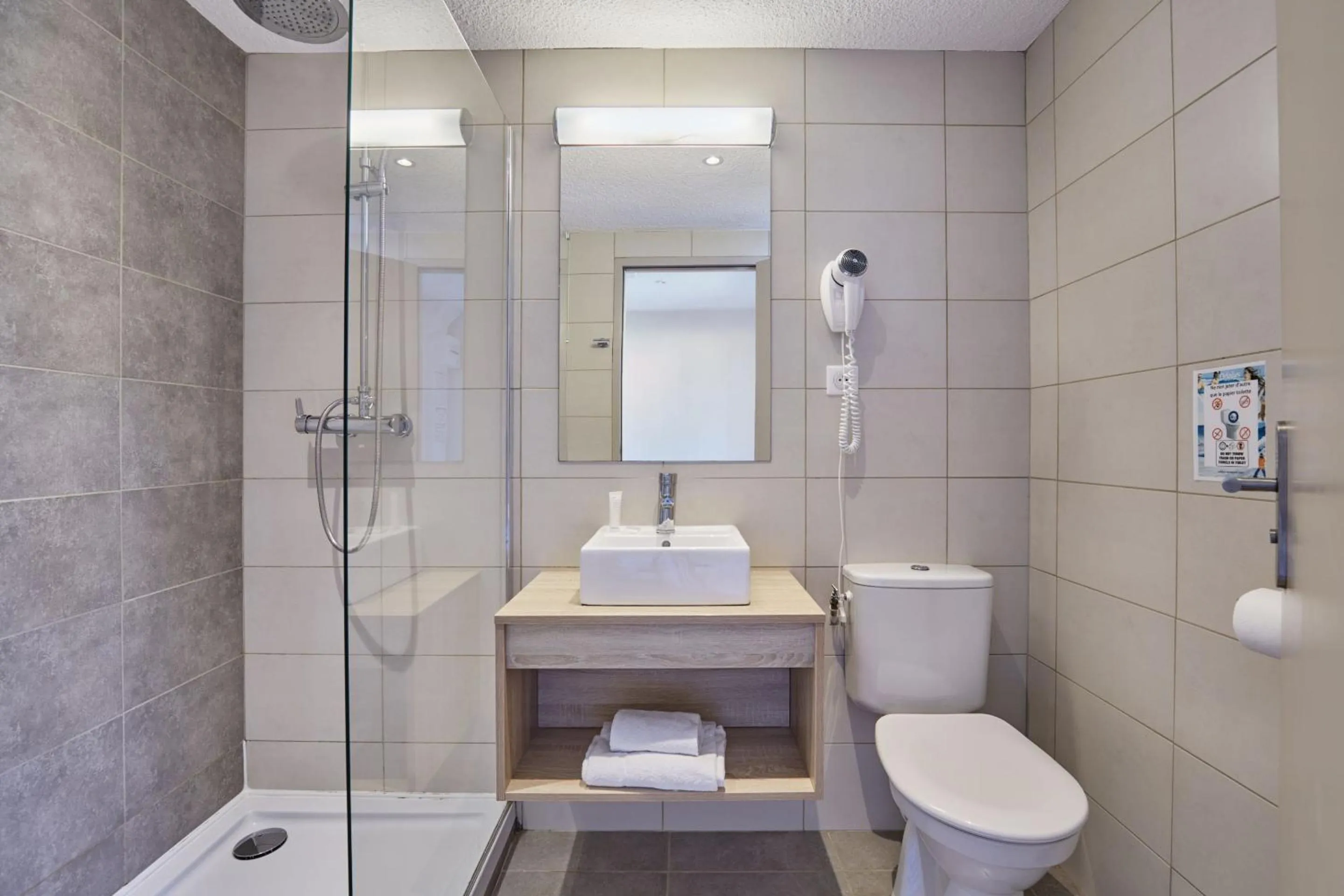 Bathroom in Résidence Odalys Le Village Camarguais Les Gardians