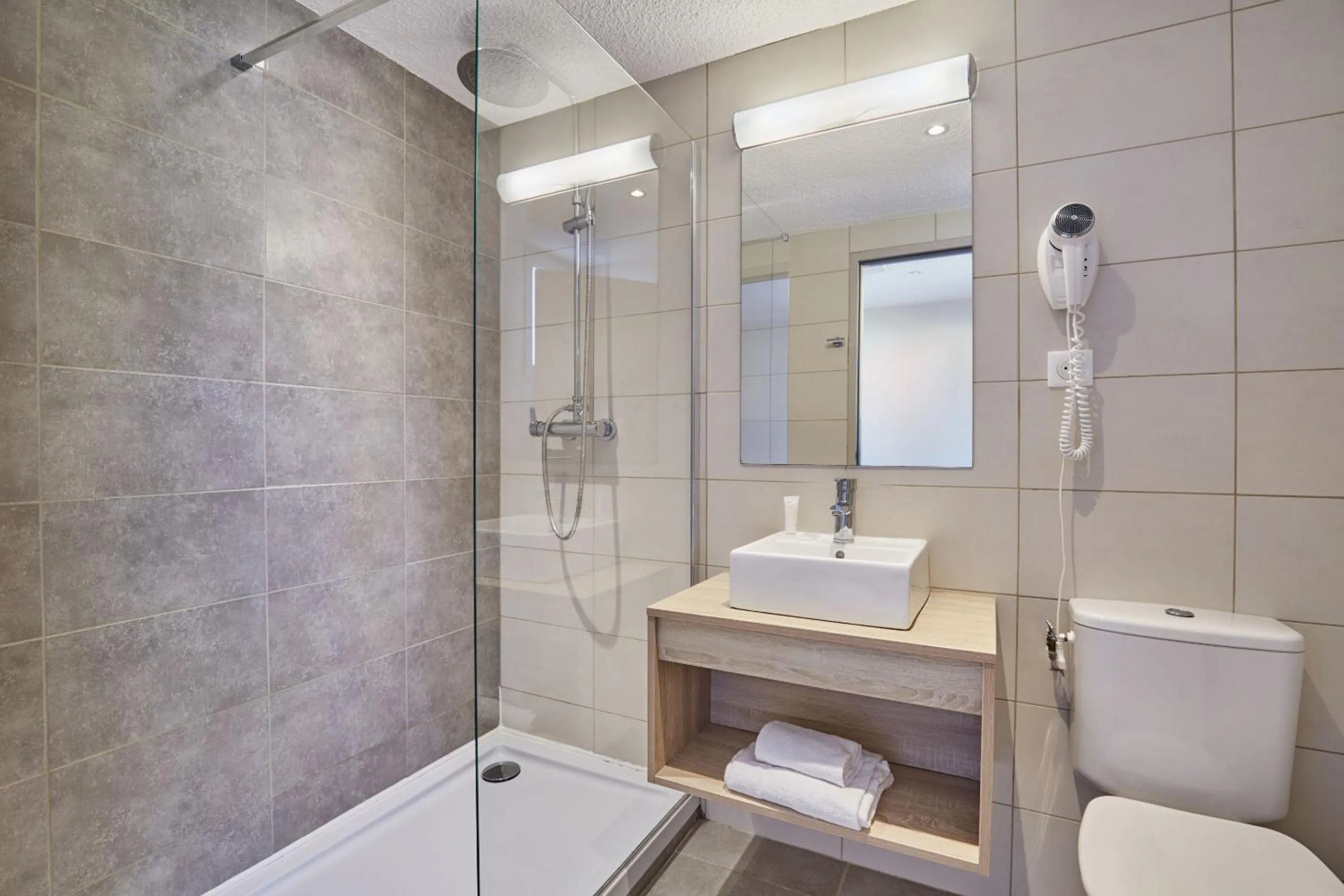 Bathroom in Résidence Odalys Le Village Camarguais Les Gardians