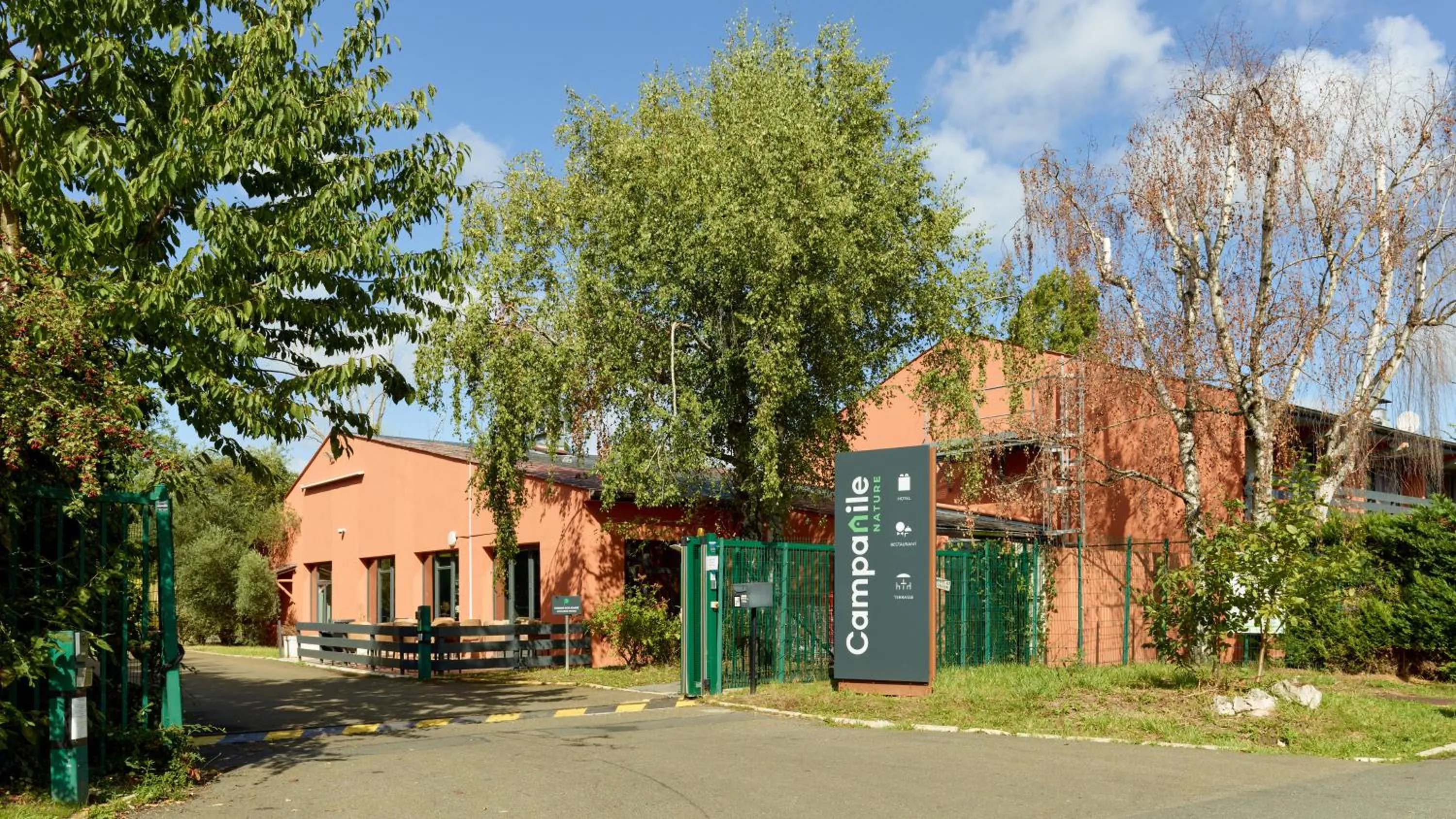 Facade/entrance in Campanile NATURE - Sannois Ermont