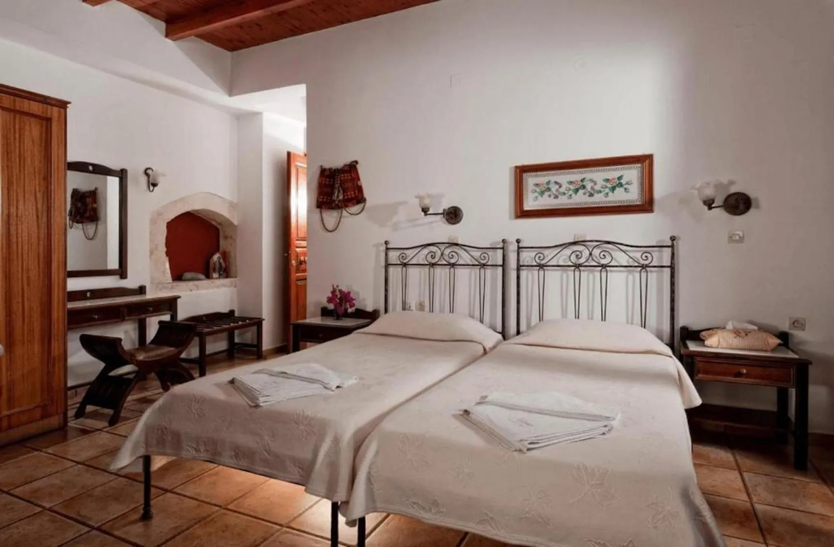 Photo of the whole room, Bed in Veneto Boutique Hotel