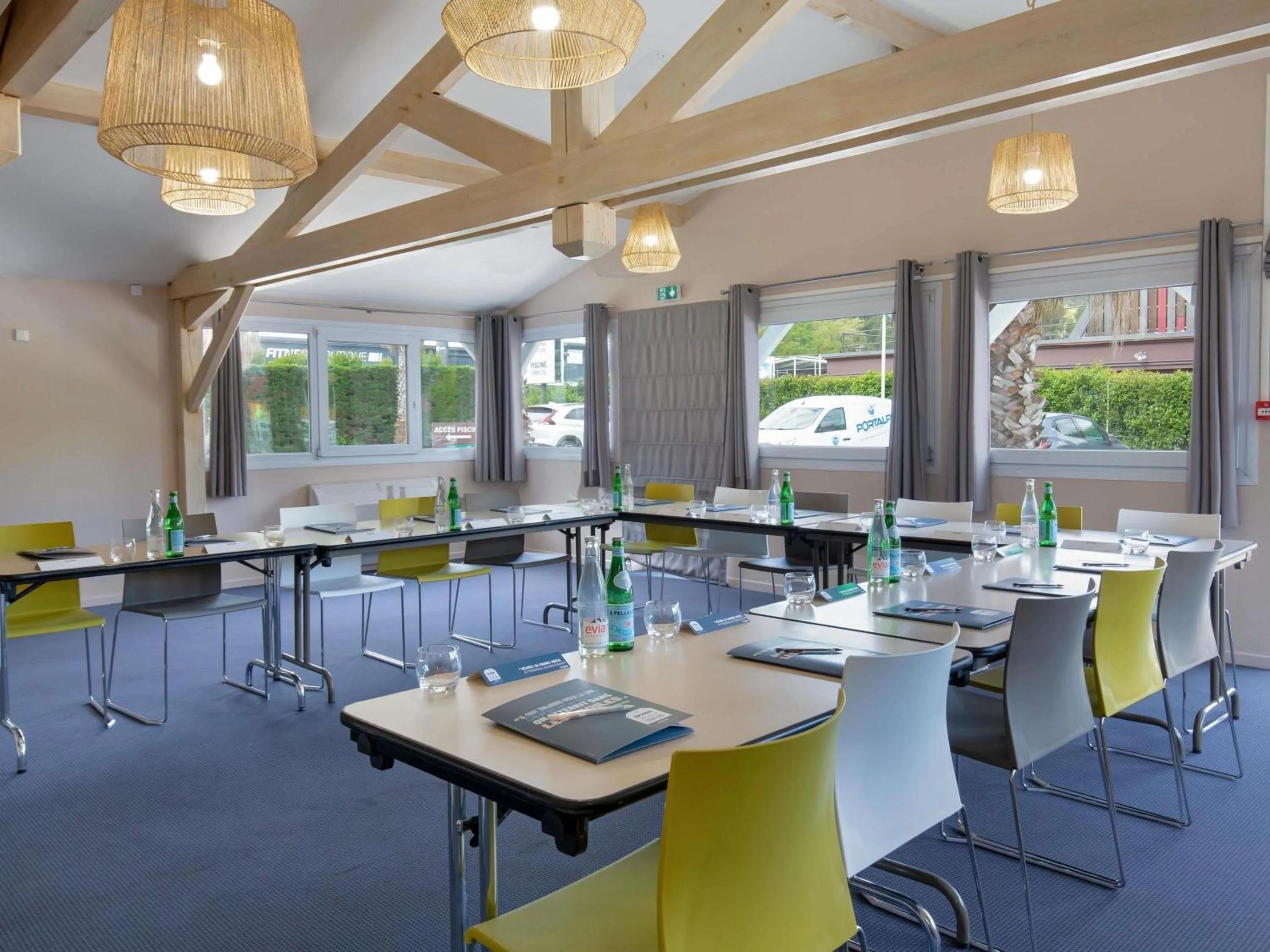 Meeting/conference room in ibis Styles Aubagne Gemenos