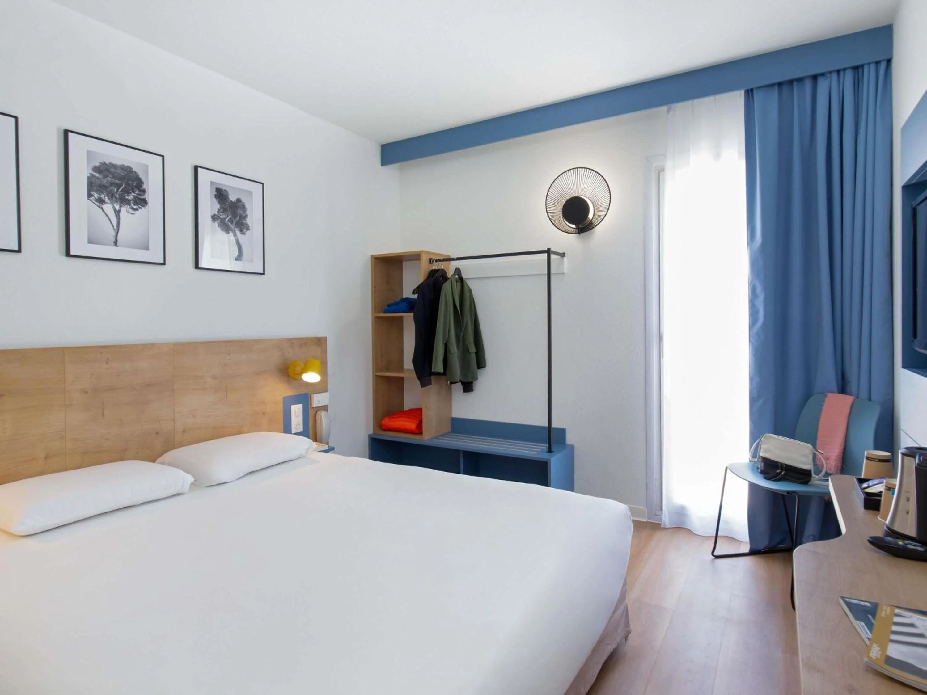 Bedroom, Bed in ibis Styles Aubagne Gemenos
