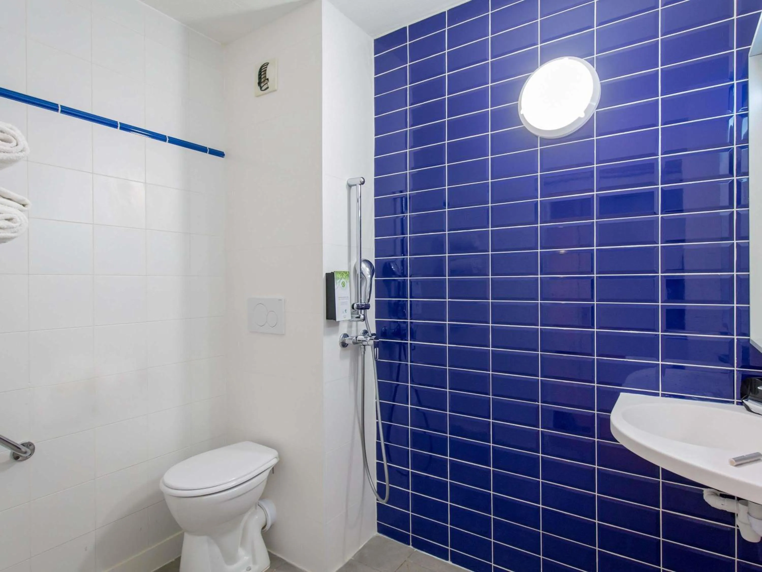 Bedroom in ibis Styles Aubagne Gemenos