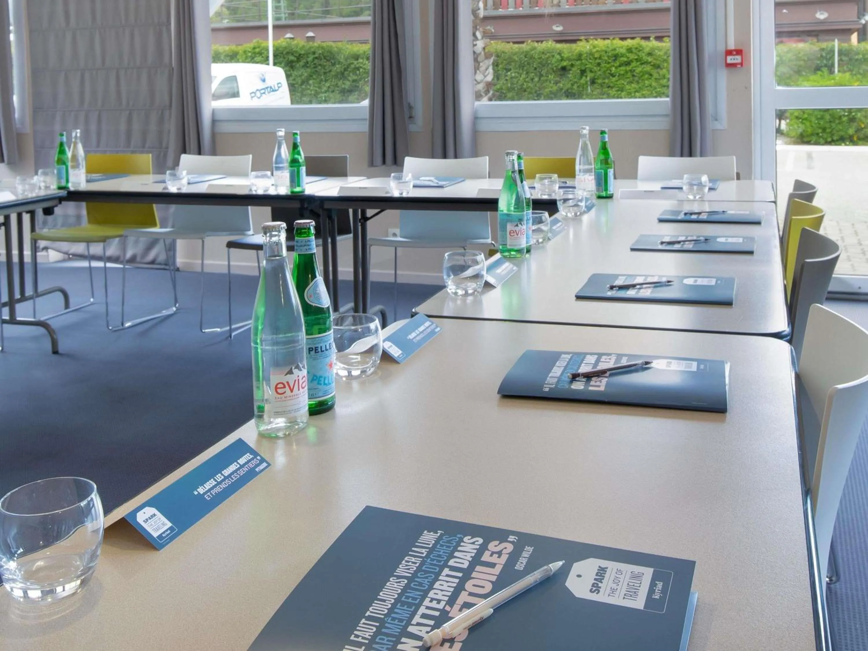 Meeting/conference room in ibis Styles Aubagne Gemenos