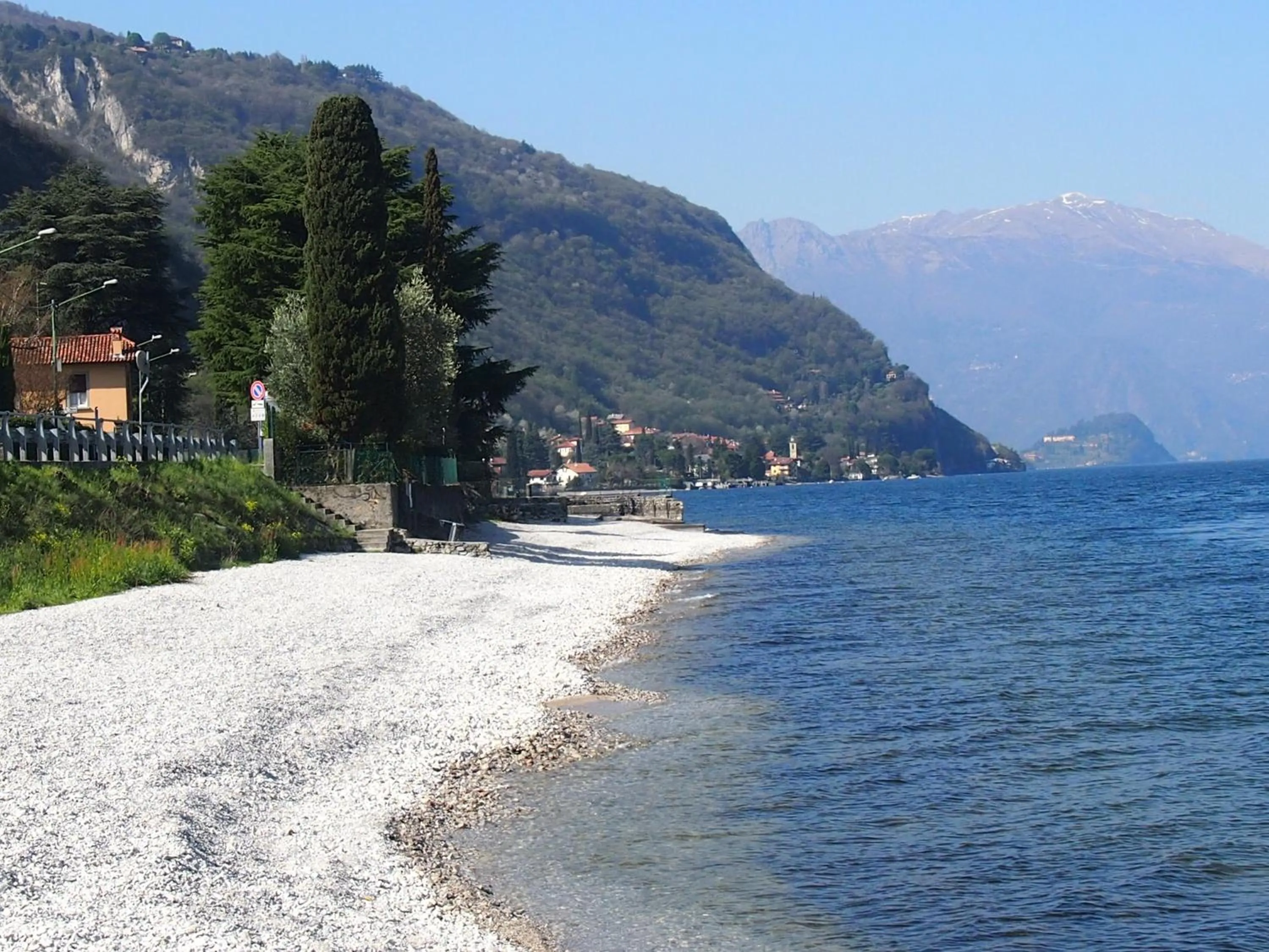 Beach in B&B Le Farfalle
