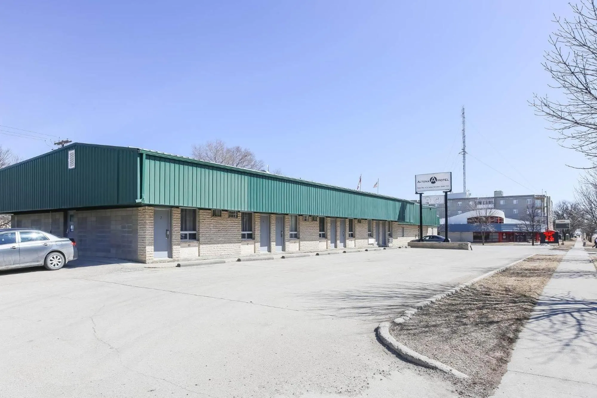 Property building in Altona Hotel