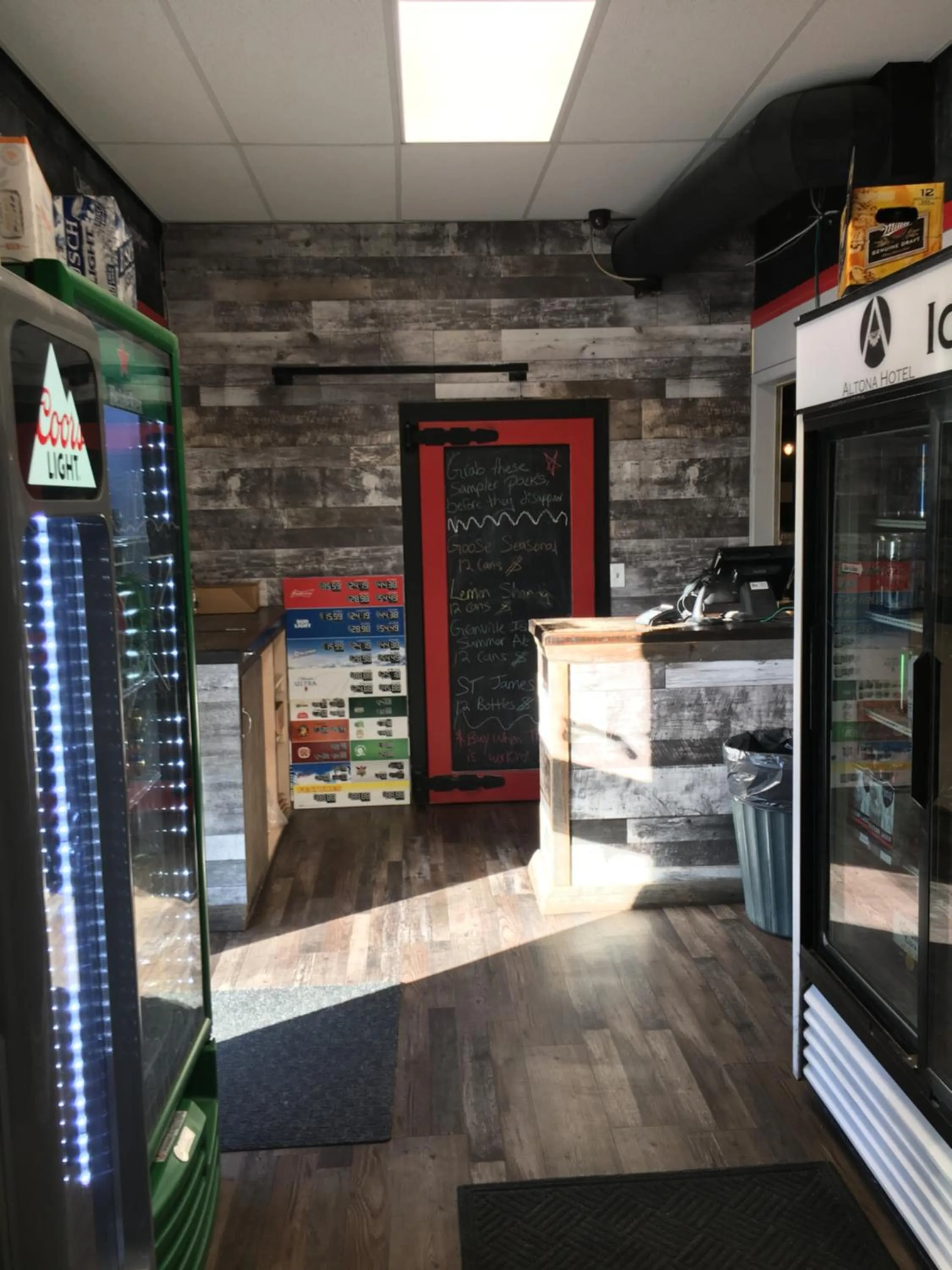 On-site shops in Altona Hotel