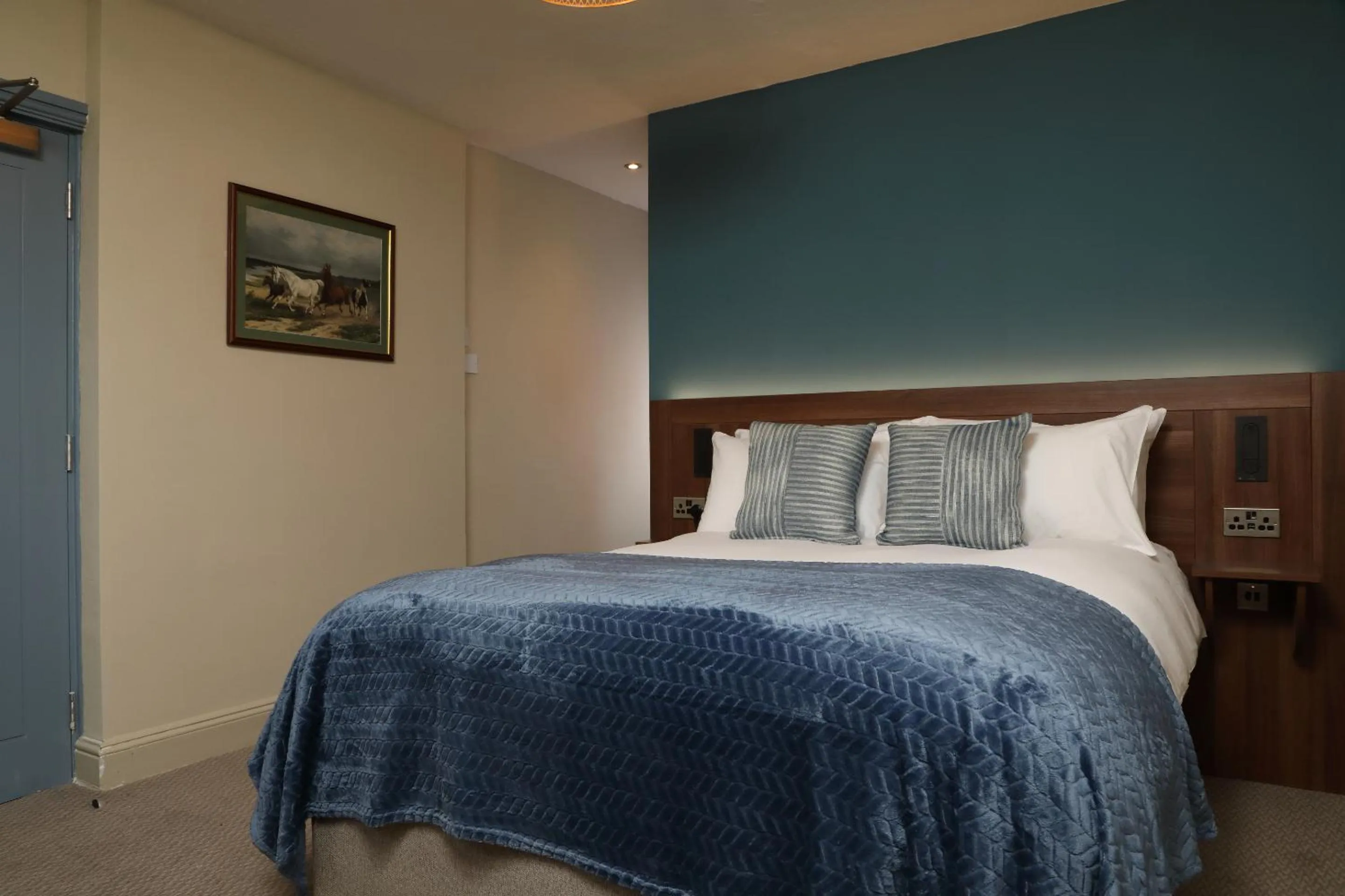 Bedroom, Bed in The Victoria Hotel