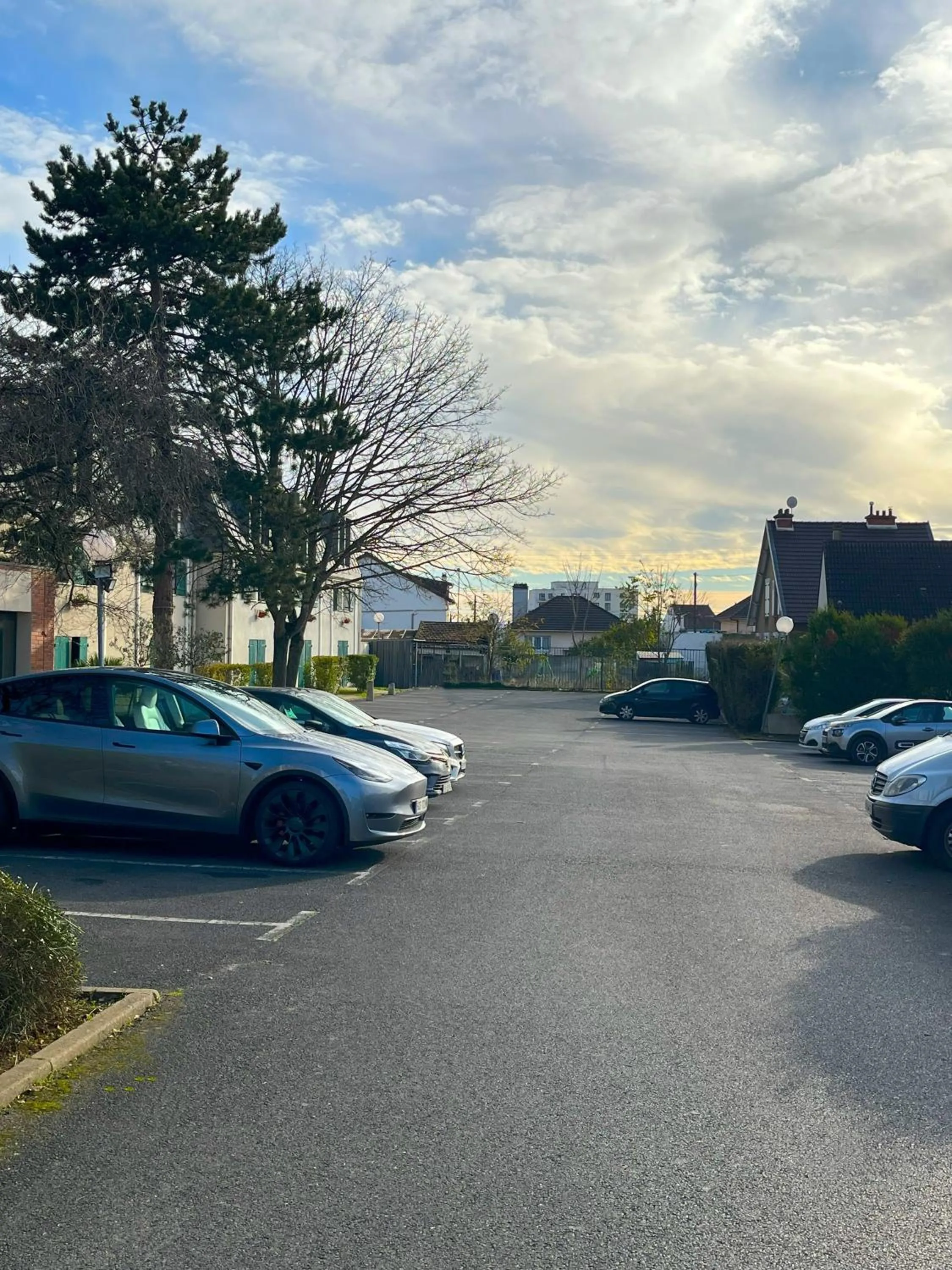 Property building in Kyriad Argenteuil