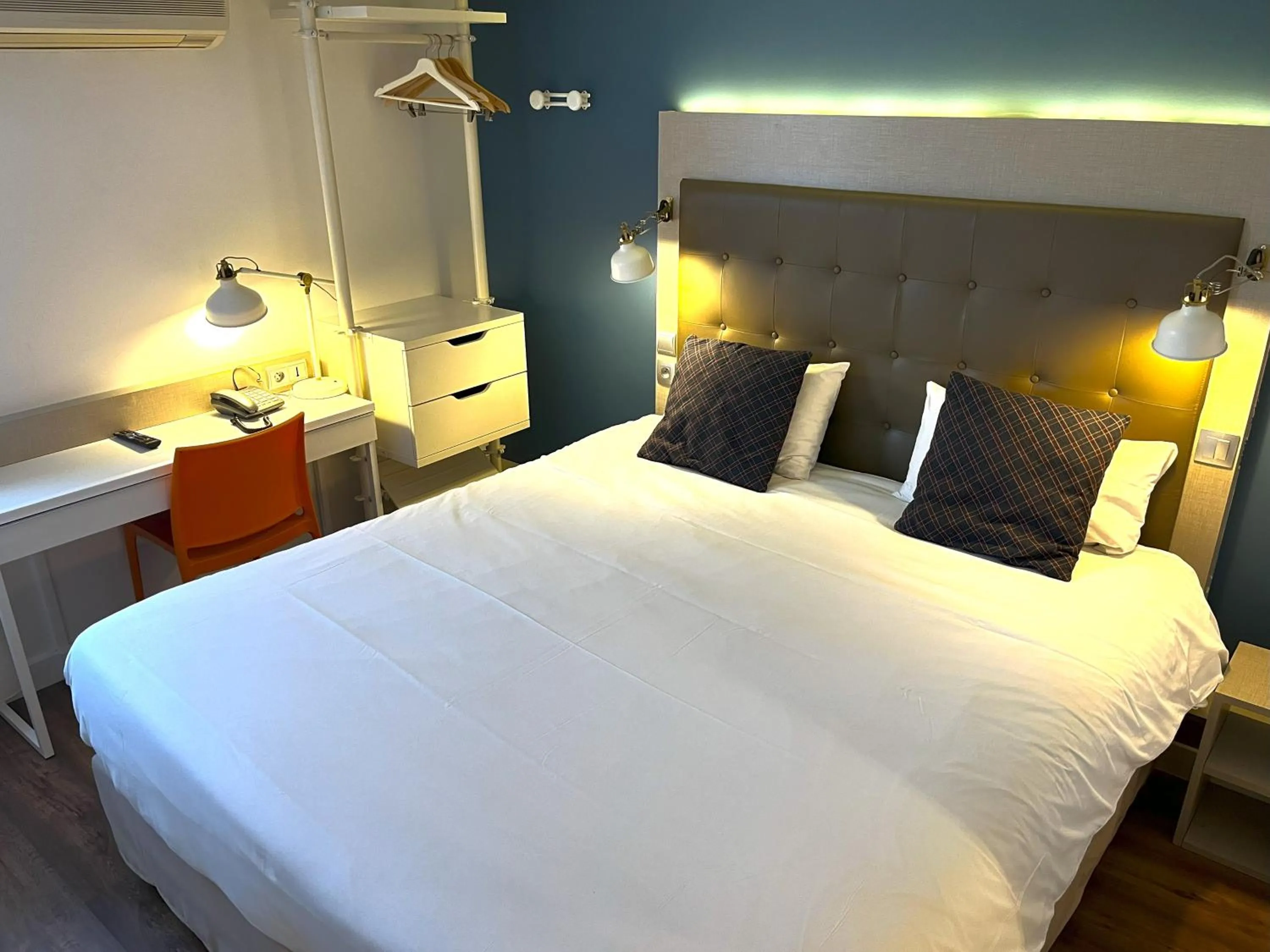 Bed in Kyriad Argenteuil