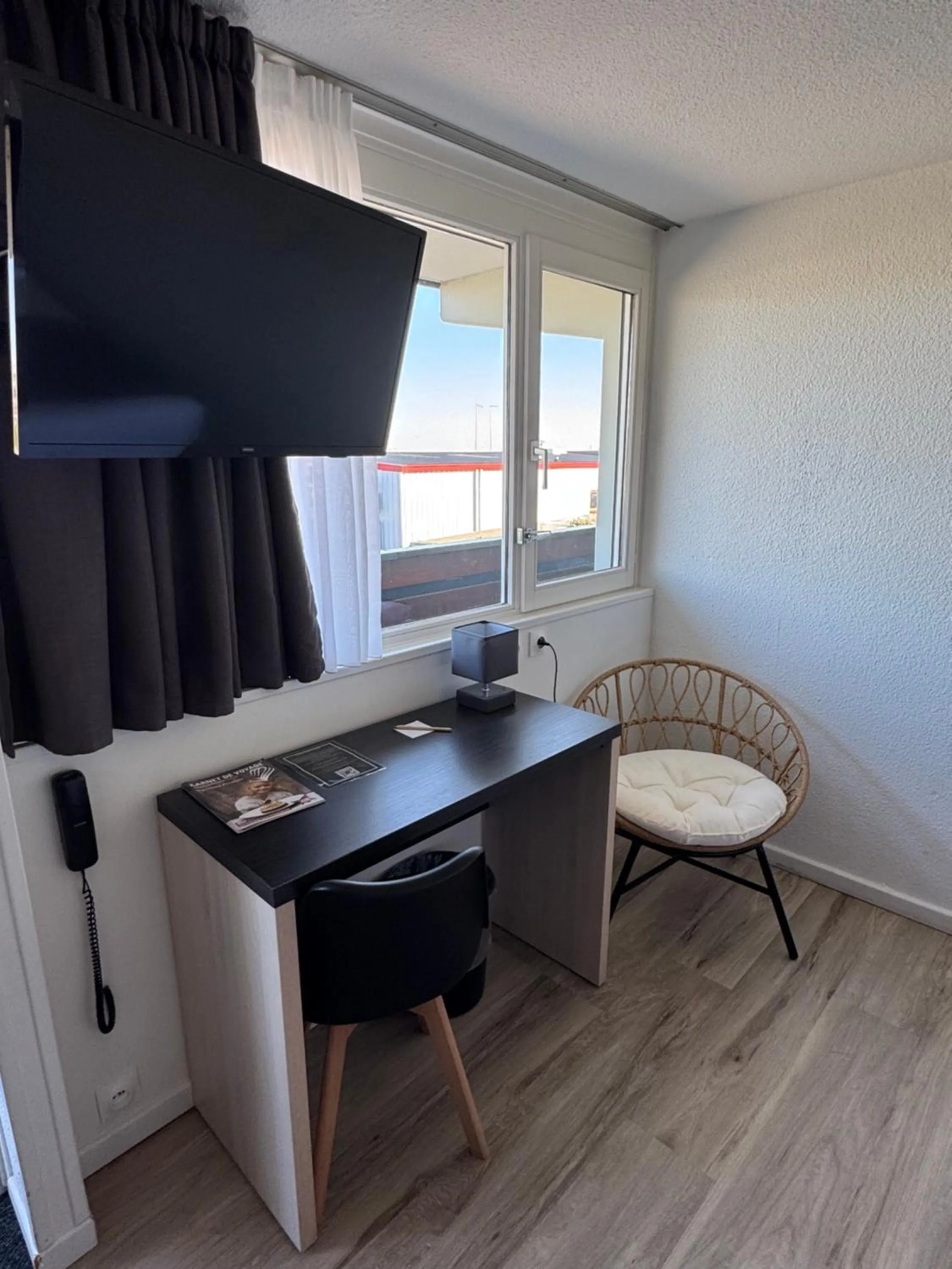 TV and multimedia in Kyriad Lisieux