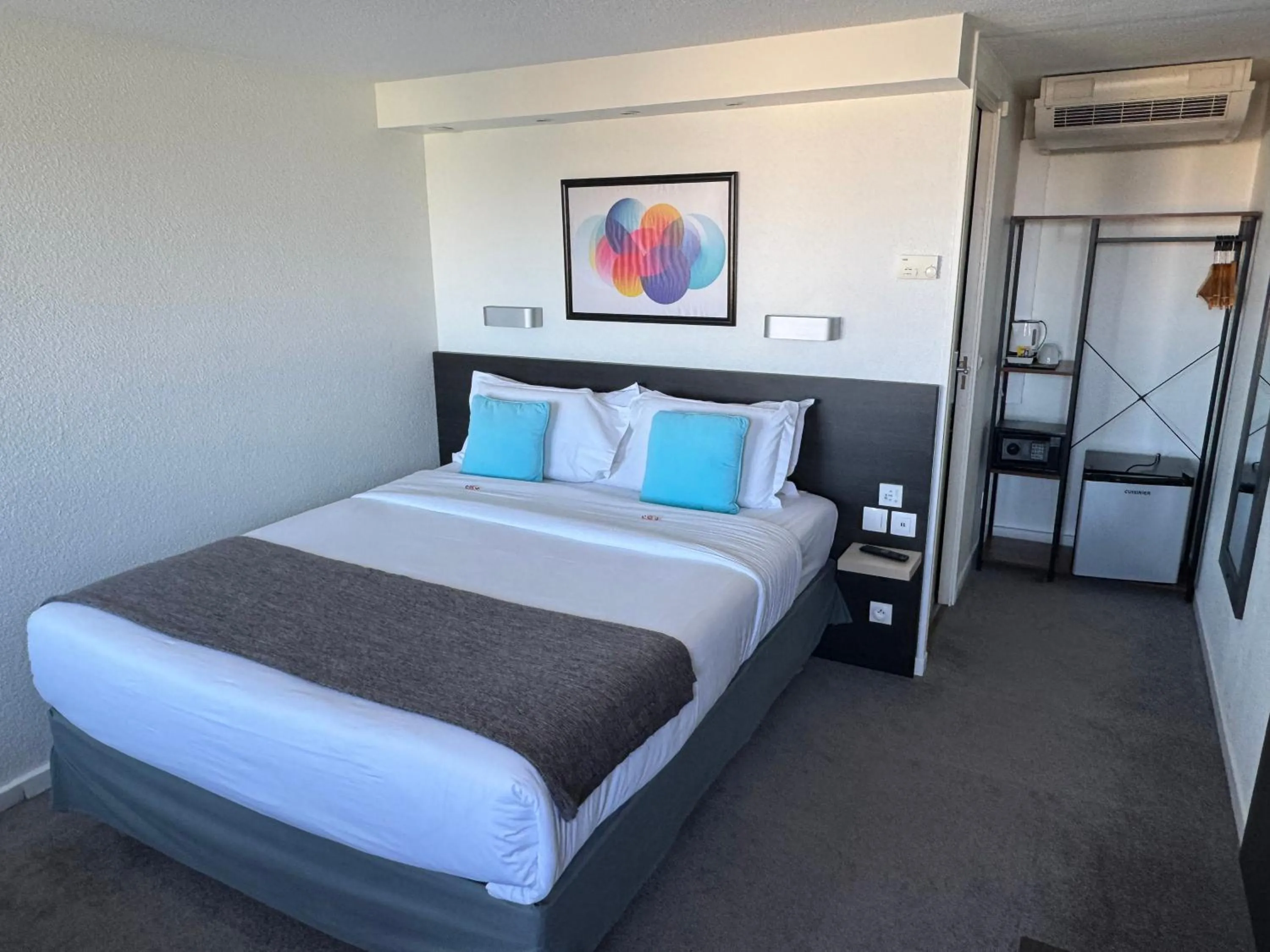 Photo of the whole room, Bed in Kyriad Lisieux