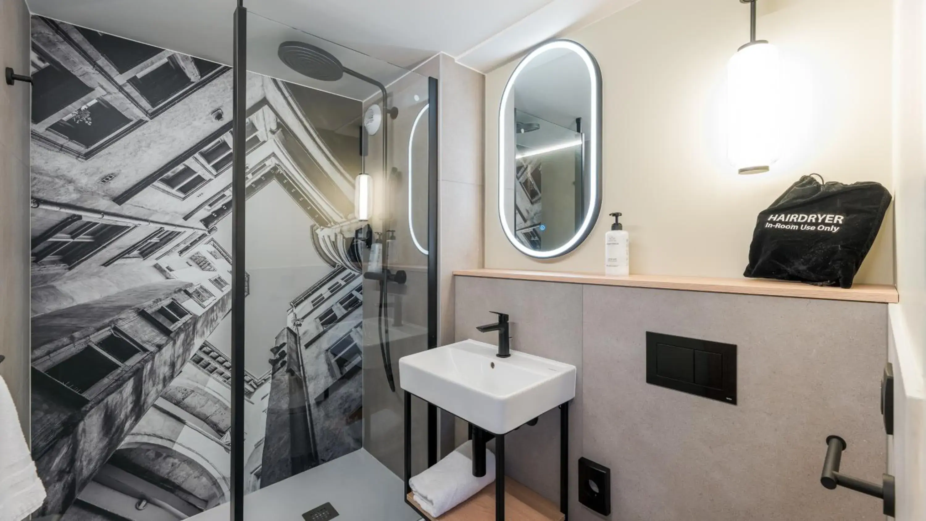 Family Room with One Double Bed, One Single Bed and One Bunk Bed in Campanile NATURE - Lyon Est Bron Eurexpo Family Room with One Double Bed, One Single Bed and One Bunk Bed in Campanile NATURE - Lyon Est Bron Eurexpo