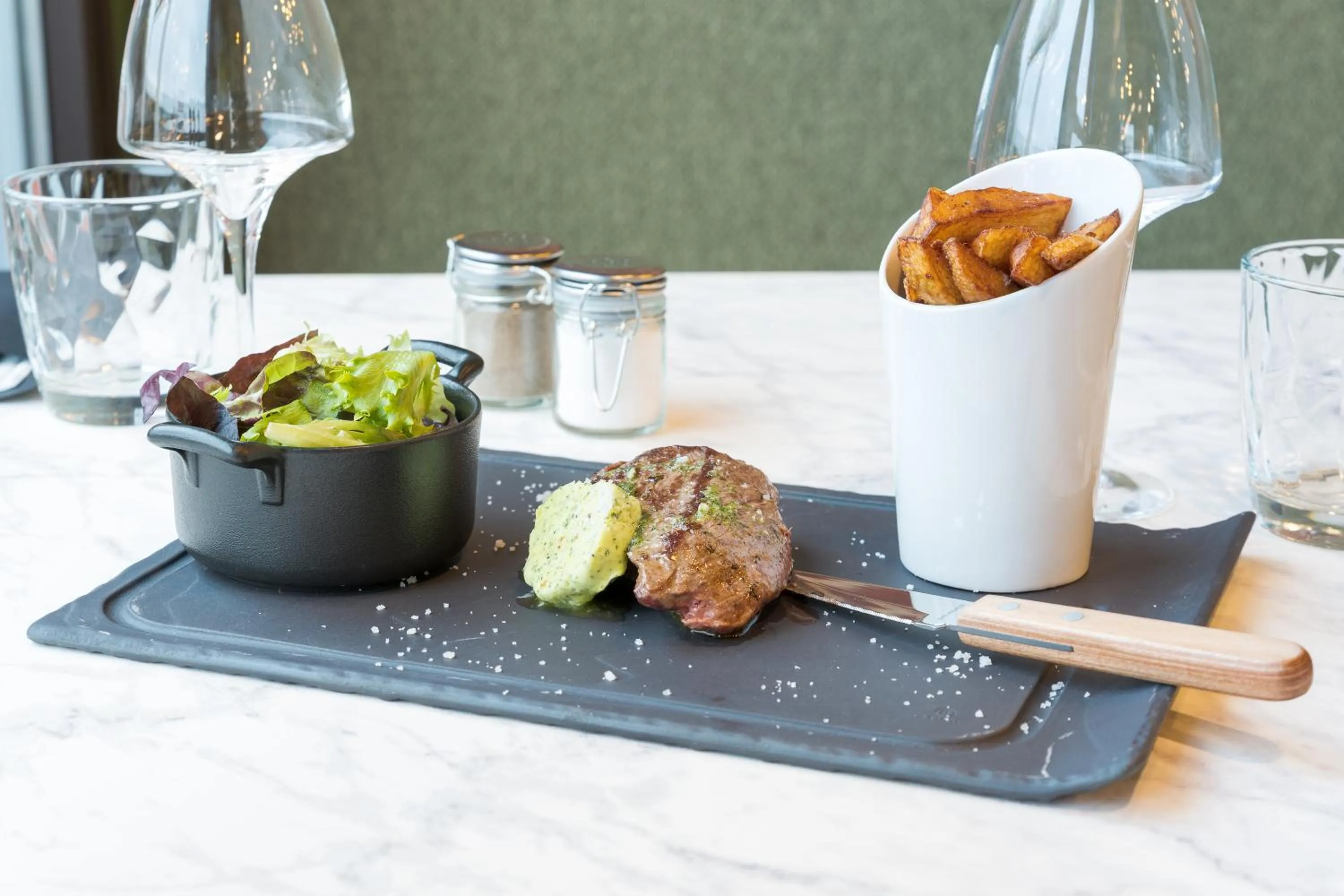 Restaurant/places to eat in Campanile NATURE - Lyon Est Bron Eurexpo