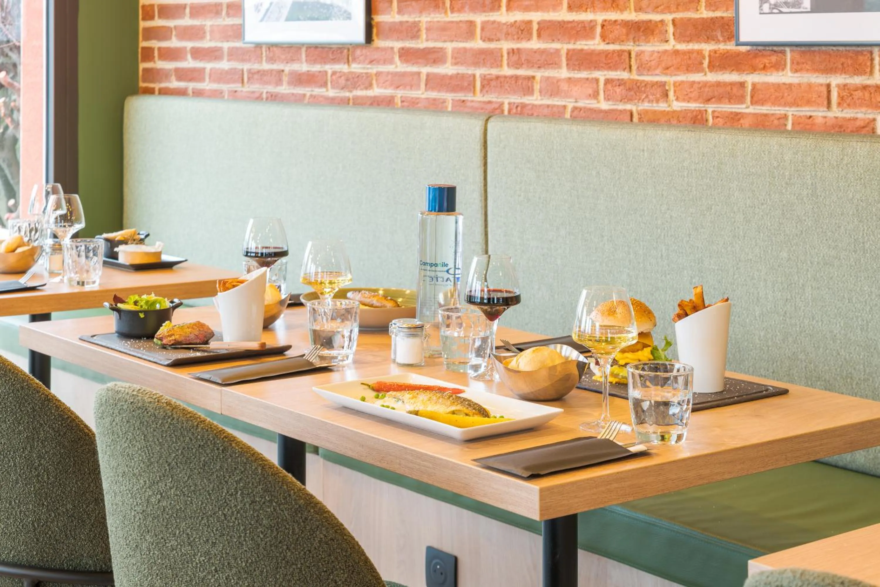 Restaurant/places to eat in Campanile NATURE - Lyon Est Bron Eurexpo