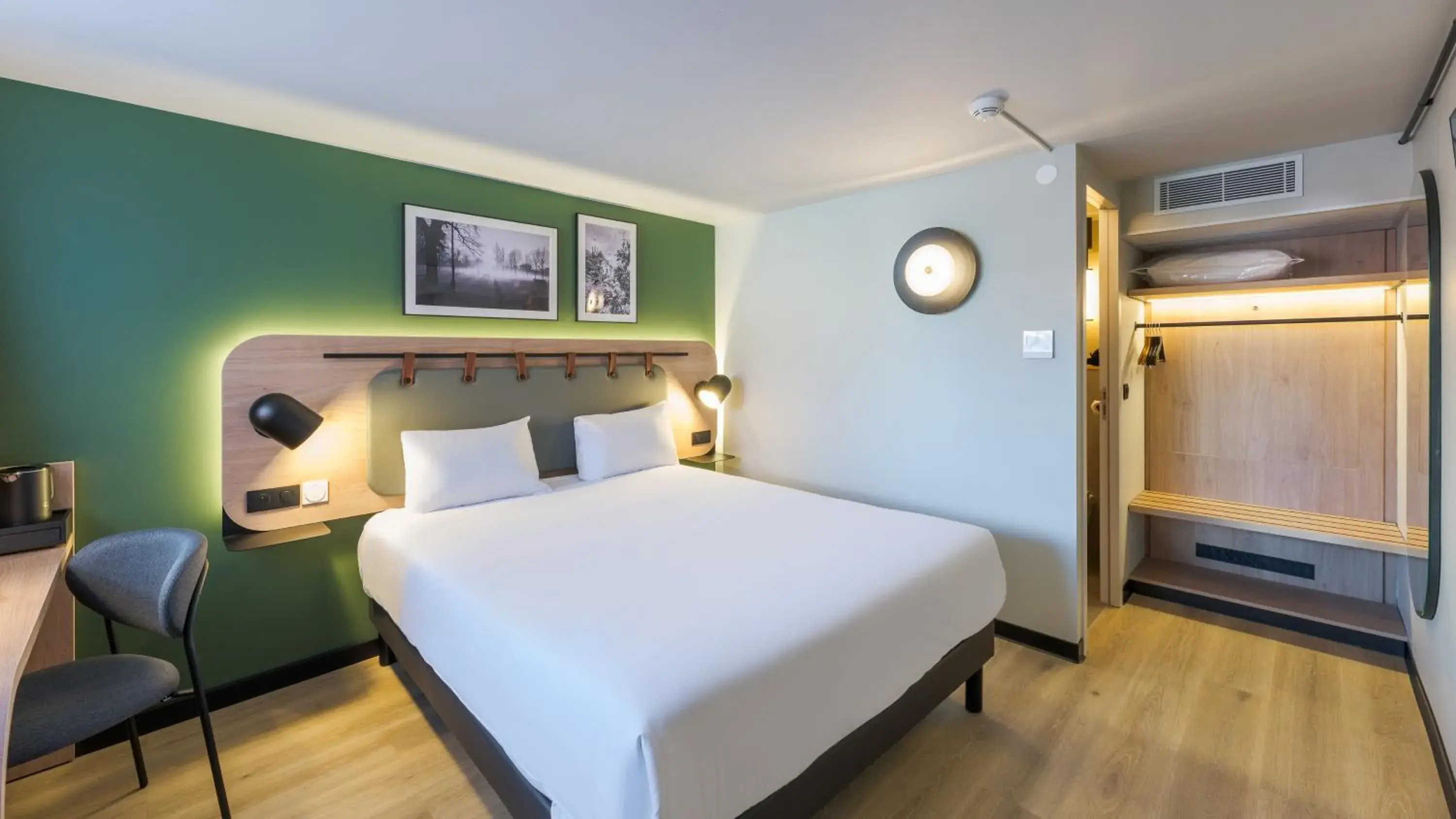 Deluxe Room With Private Garden in Campanile NATURE - Lyon Est Bron Eurexpo Deluxe Room With Private Garden in Campanile NATURE - Lyon Est Bron Eurexpo