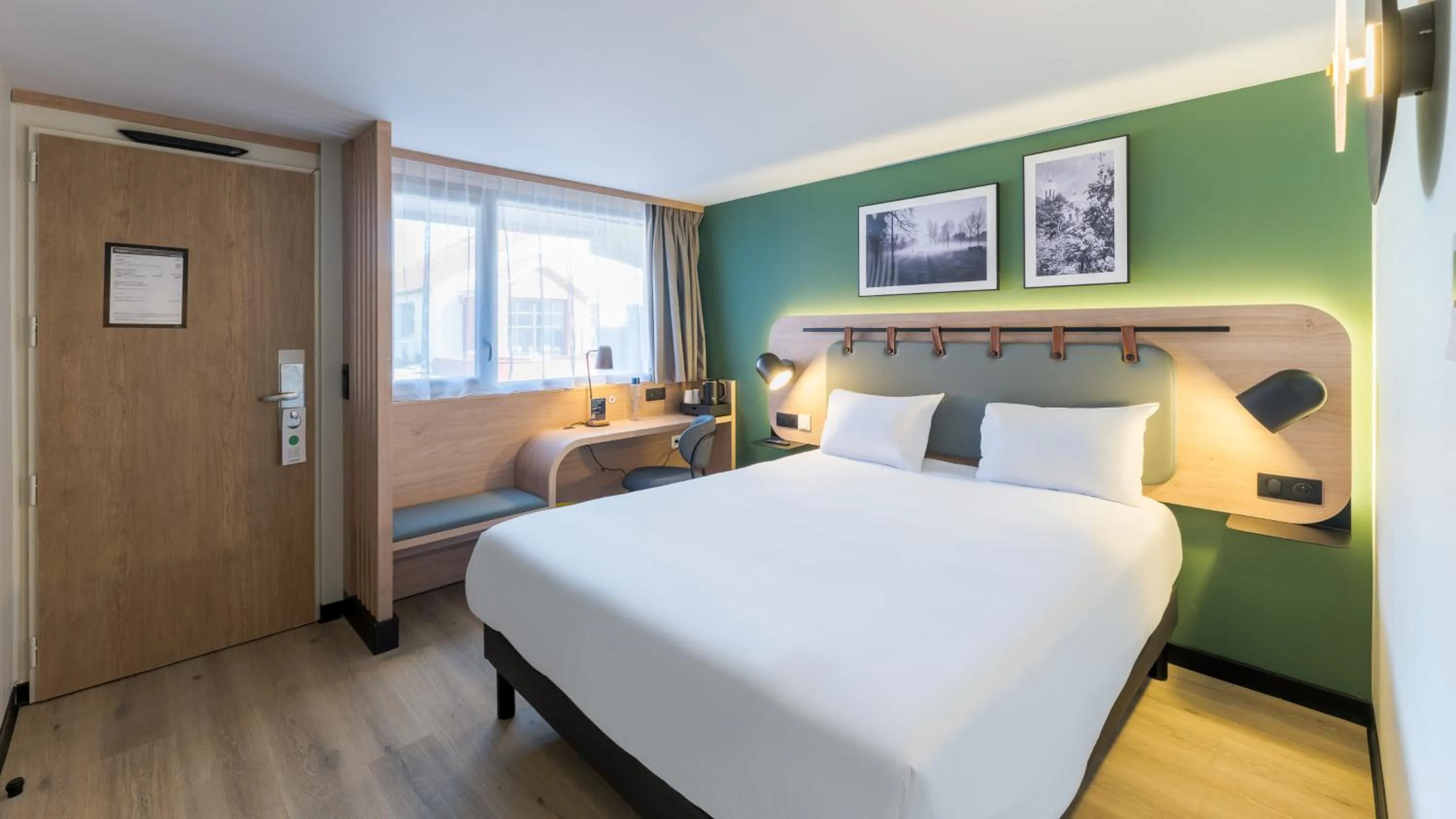 Bed in Campanile NATURE - Lyon Est Bron Eurexpo