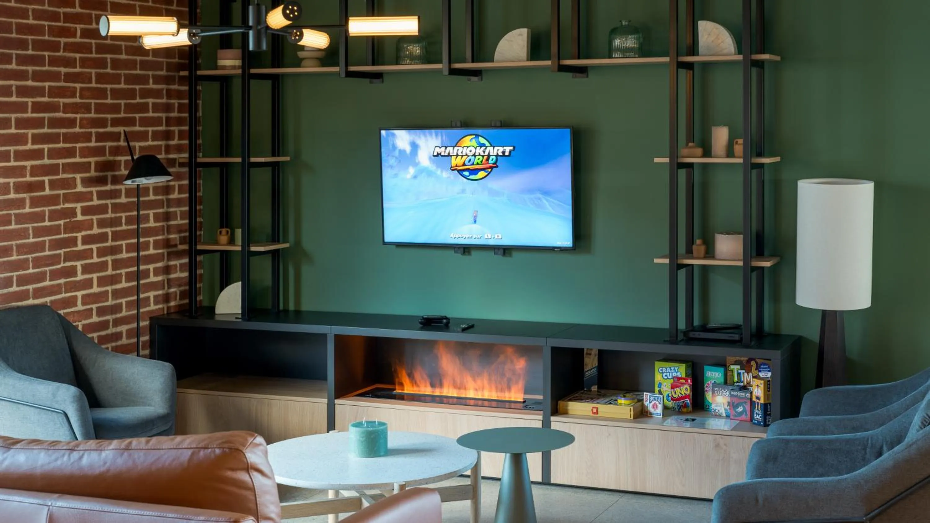 Communal lounge/ TV room in Campanile NATURE - Lyon Est Bron Eurexpo