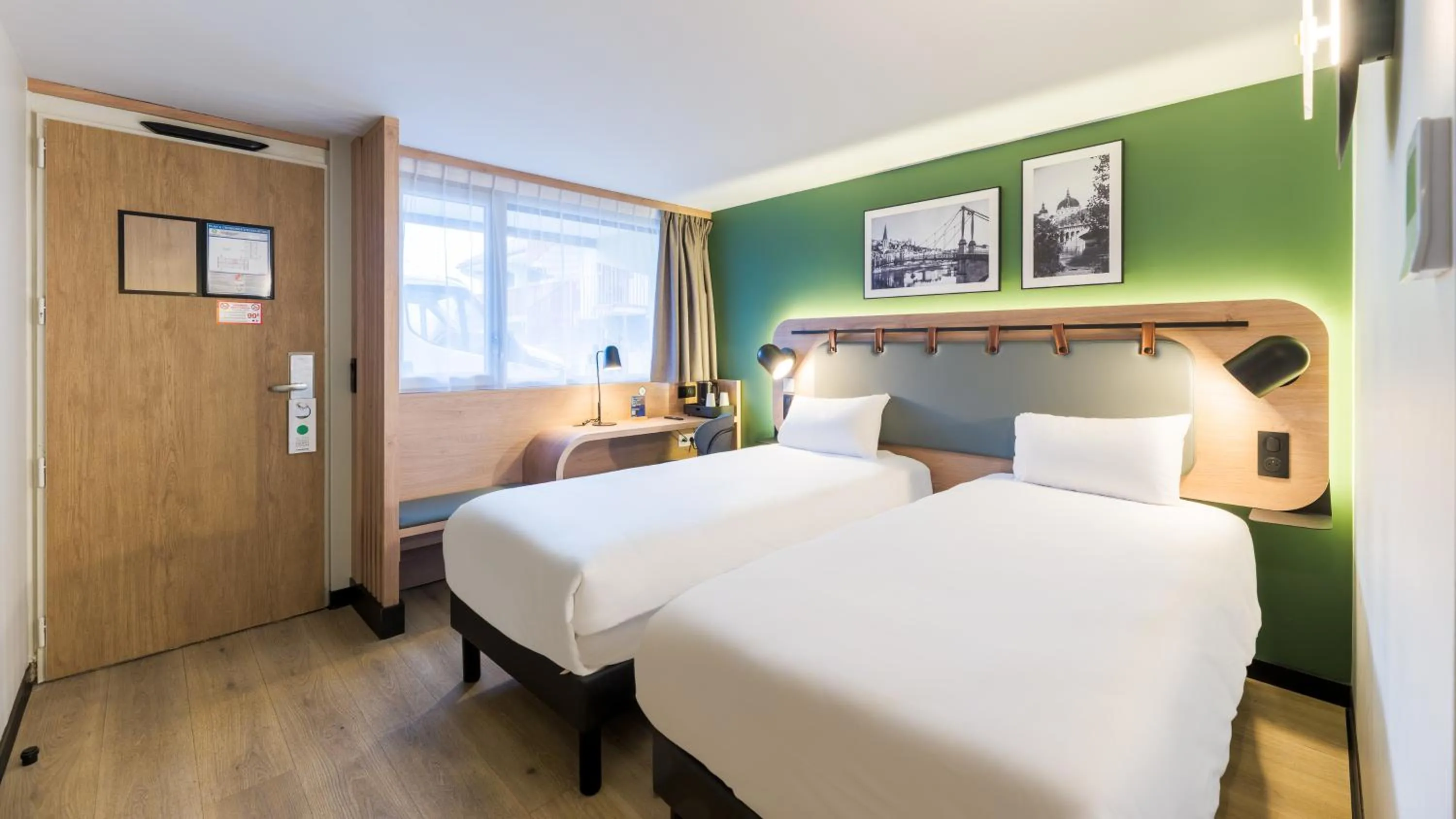 Bed in Campanile NATURE - Lyon Est Bron Eurexpo