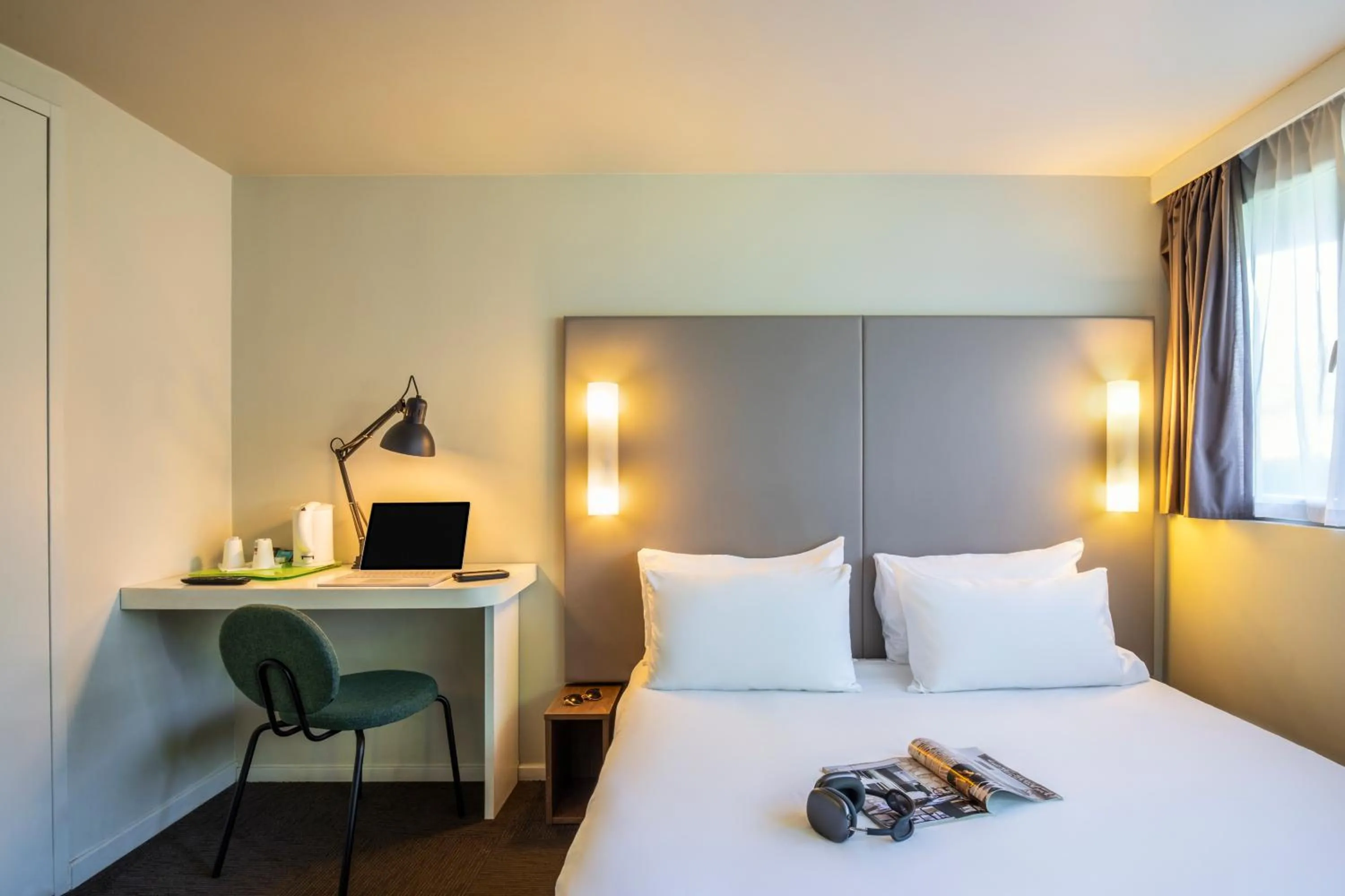 Bed in Campanile Mâcon Sud - Chaintré