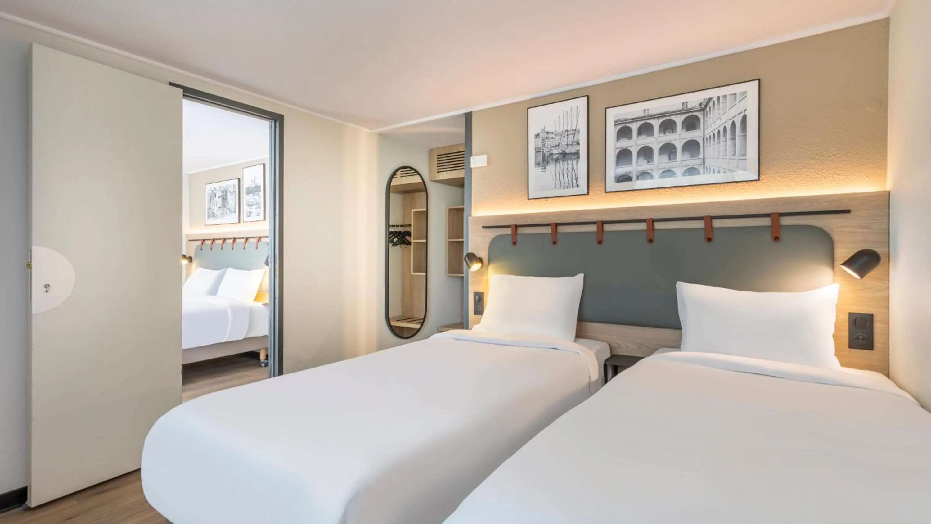 Property building, Bed in Campanile NATURE - Marseille Saint-Antoine