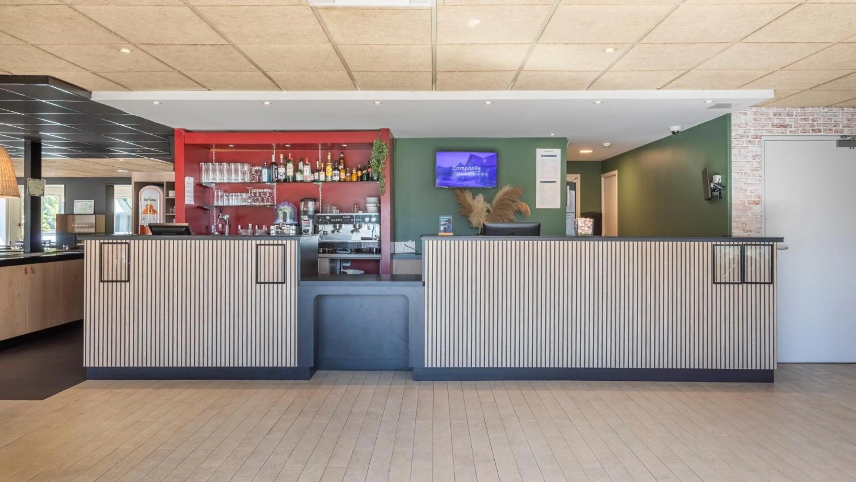 Lobby or reception in Campanile NATURE - Marseille Saint-Antoine