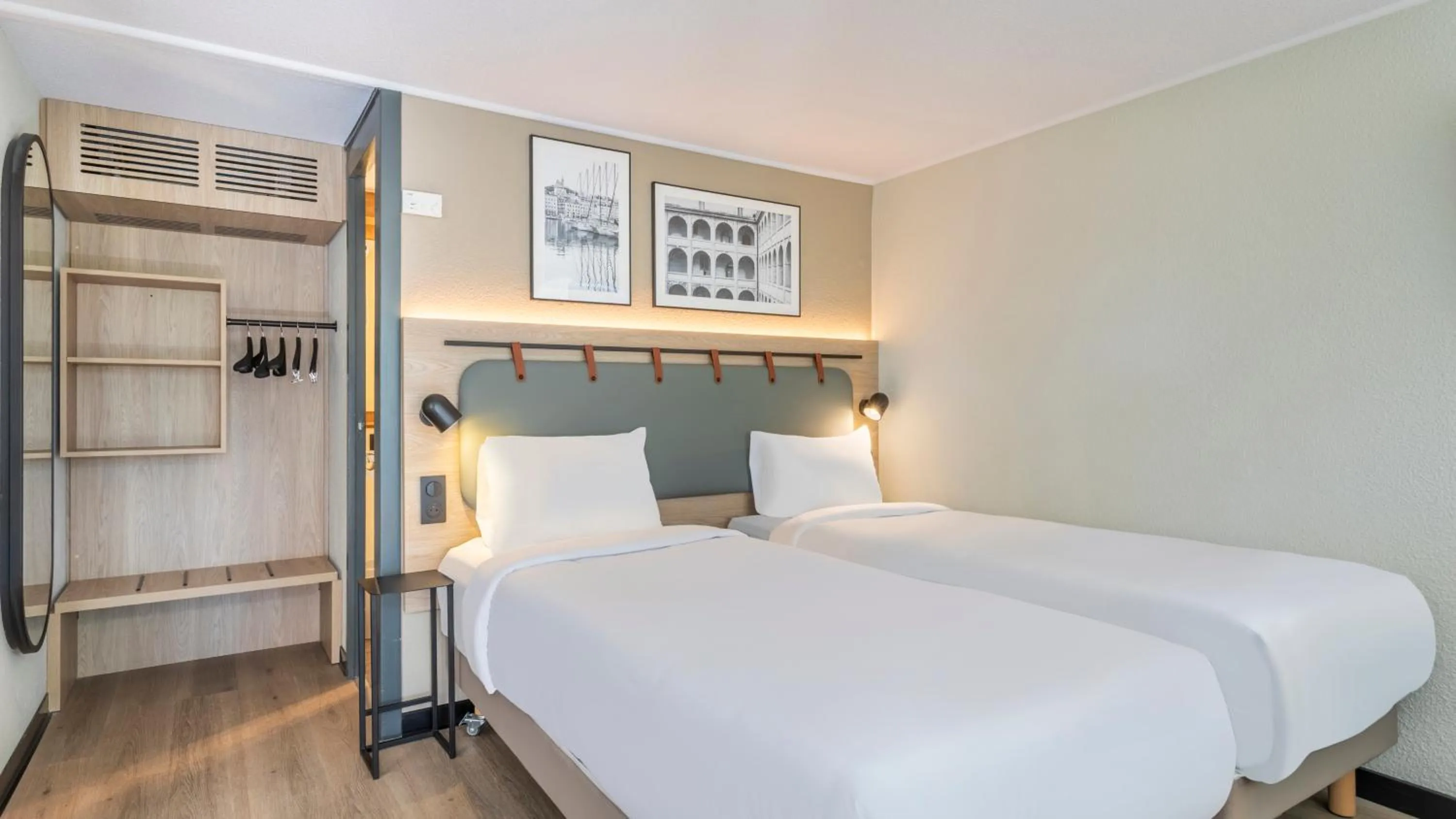 Photo of the whole room, Bed in Campanile NATURE - Marseille Saint-Antoine