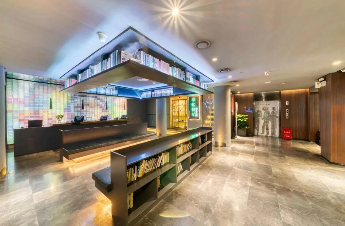 Seating area in Hansen Hotel