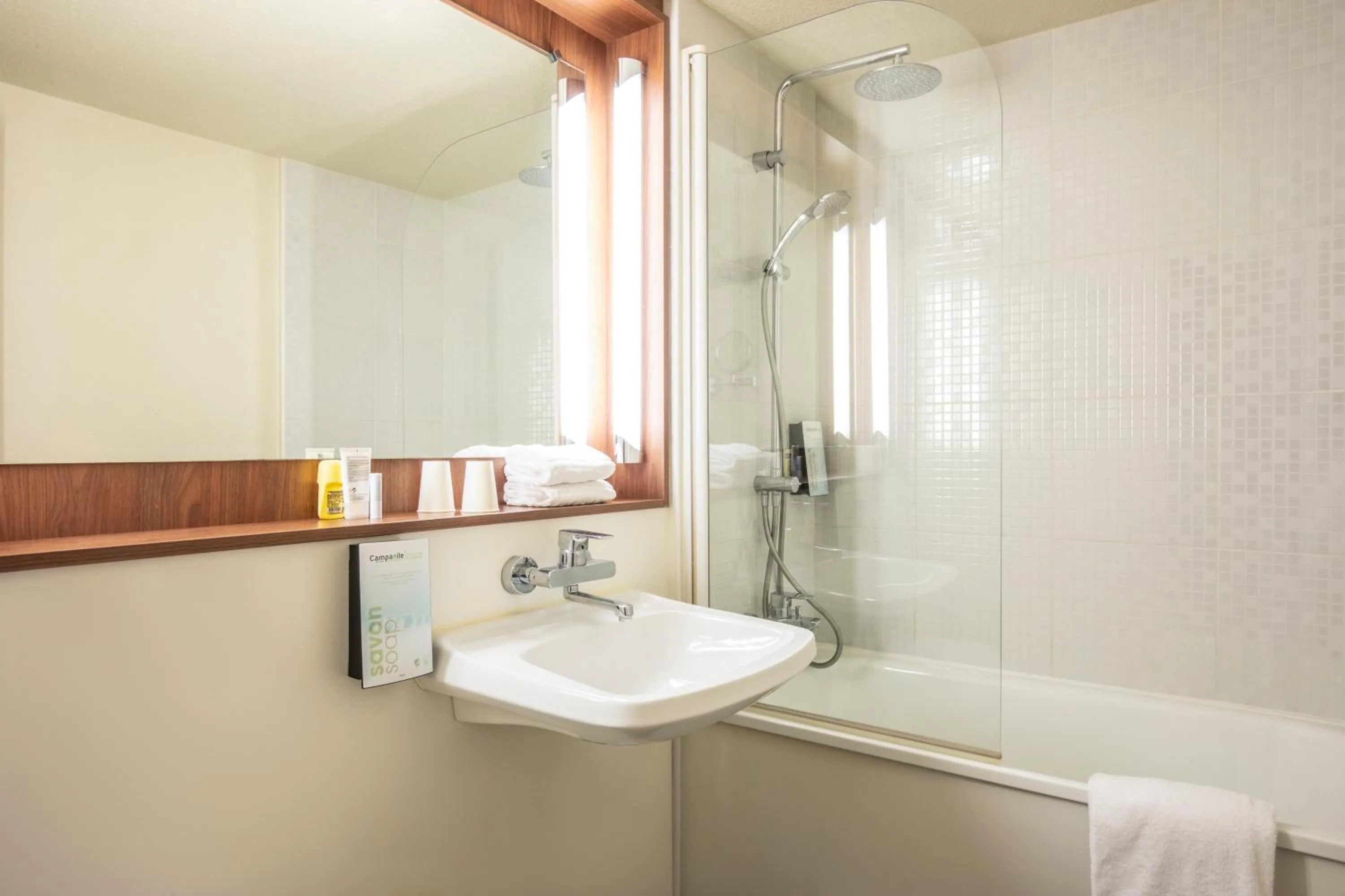 Toilet in Campanile Mulhouse - Morschwiller