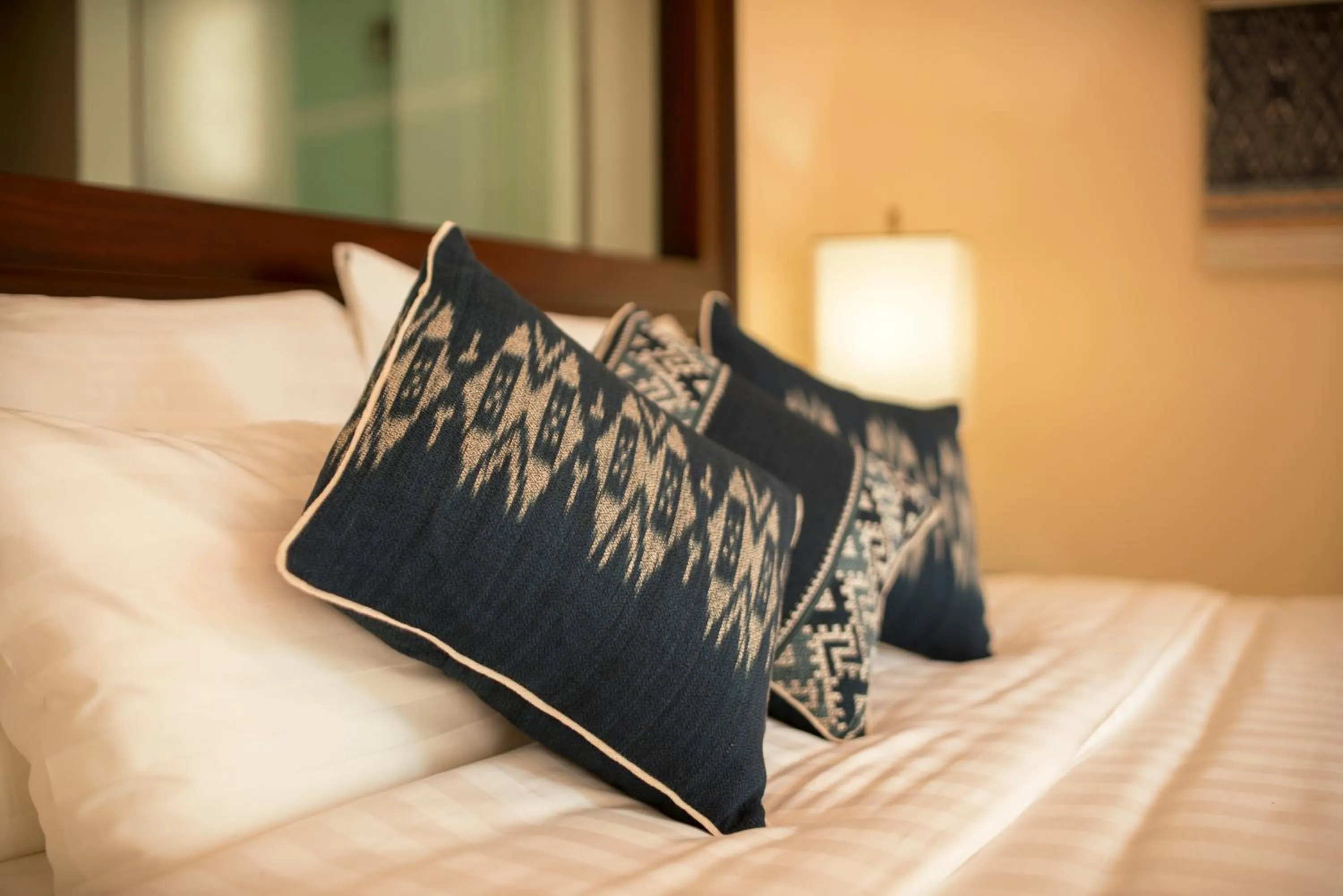 Bed in Parasol Blanc