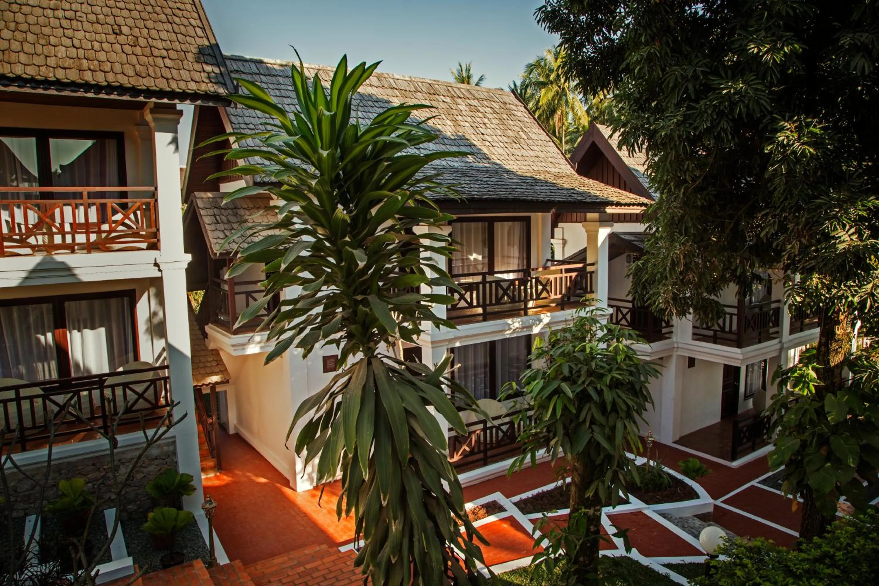 Property building in Parasol Blanc
